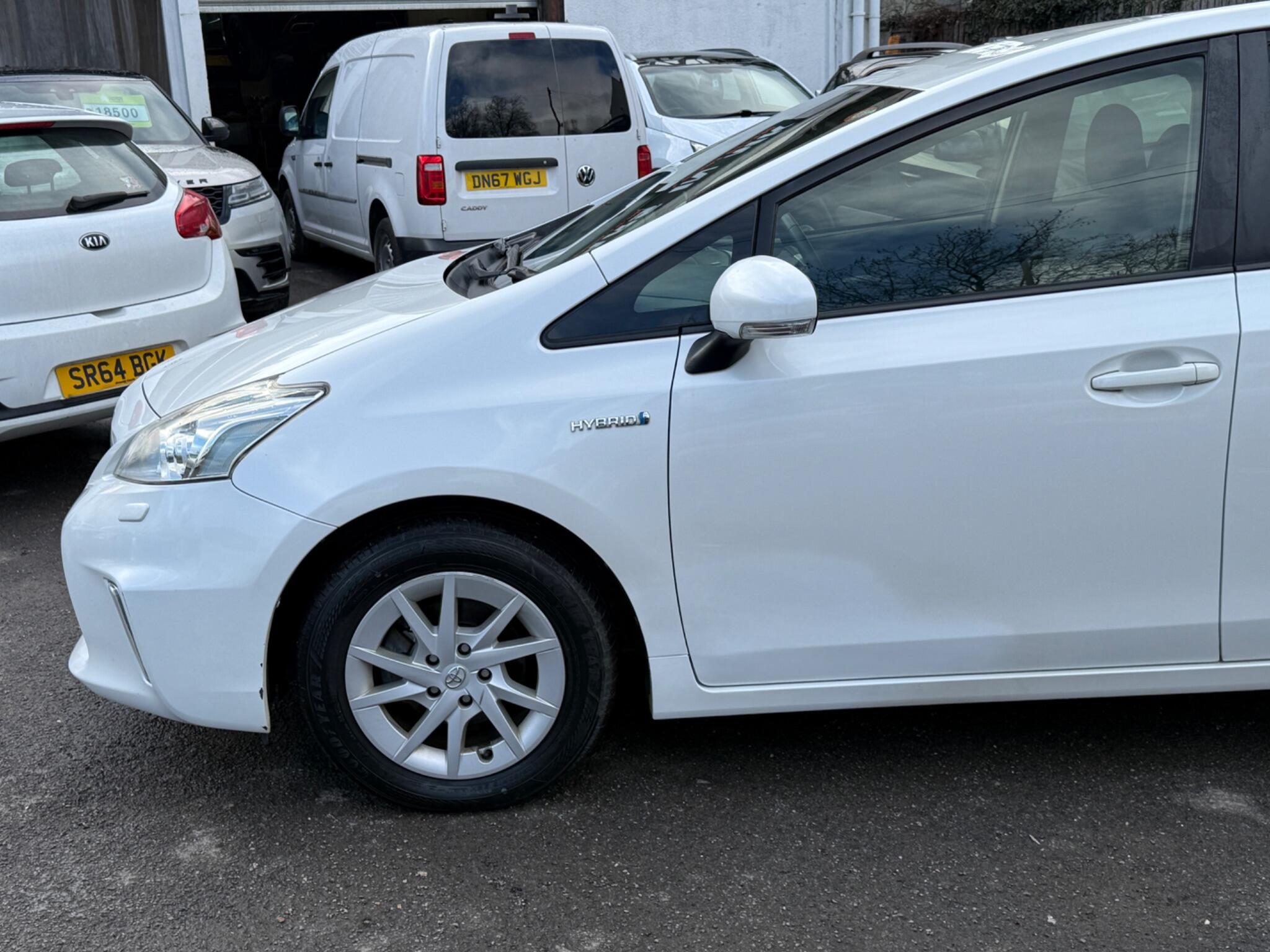Toyota Prius+ - Image 12
