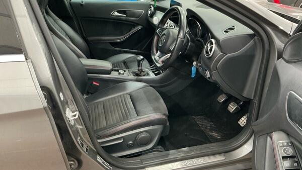 Mercedes-Benz Gla view 2
