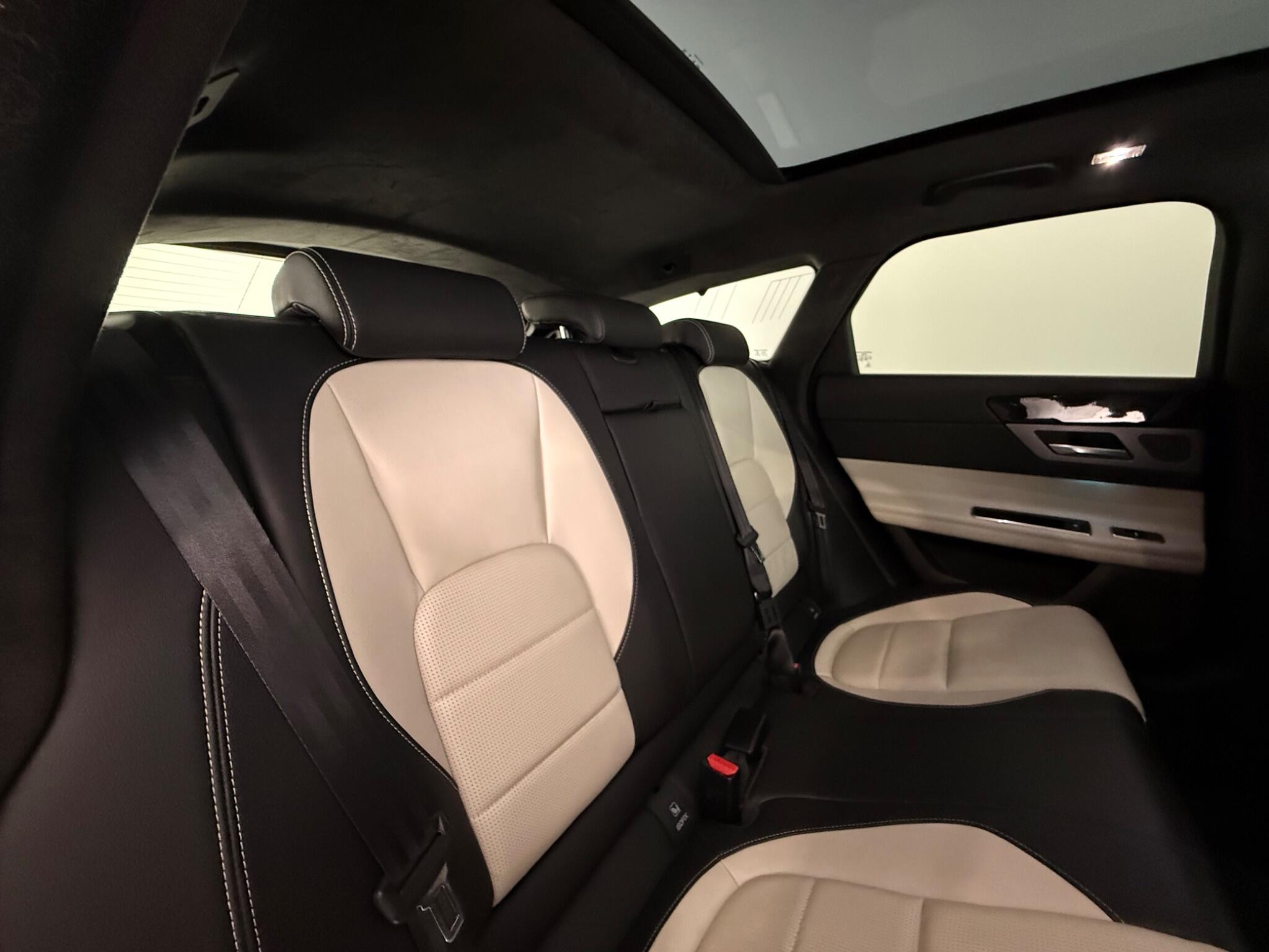 Jaguar XF view 30