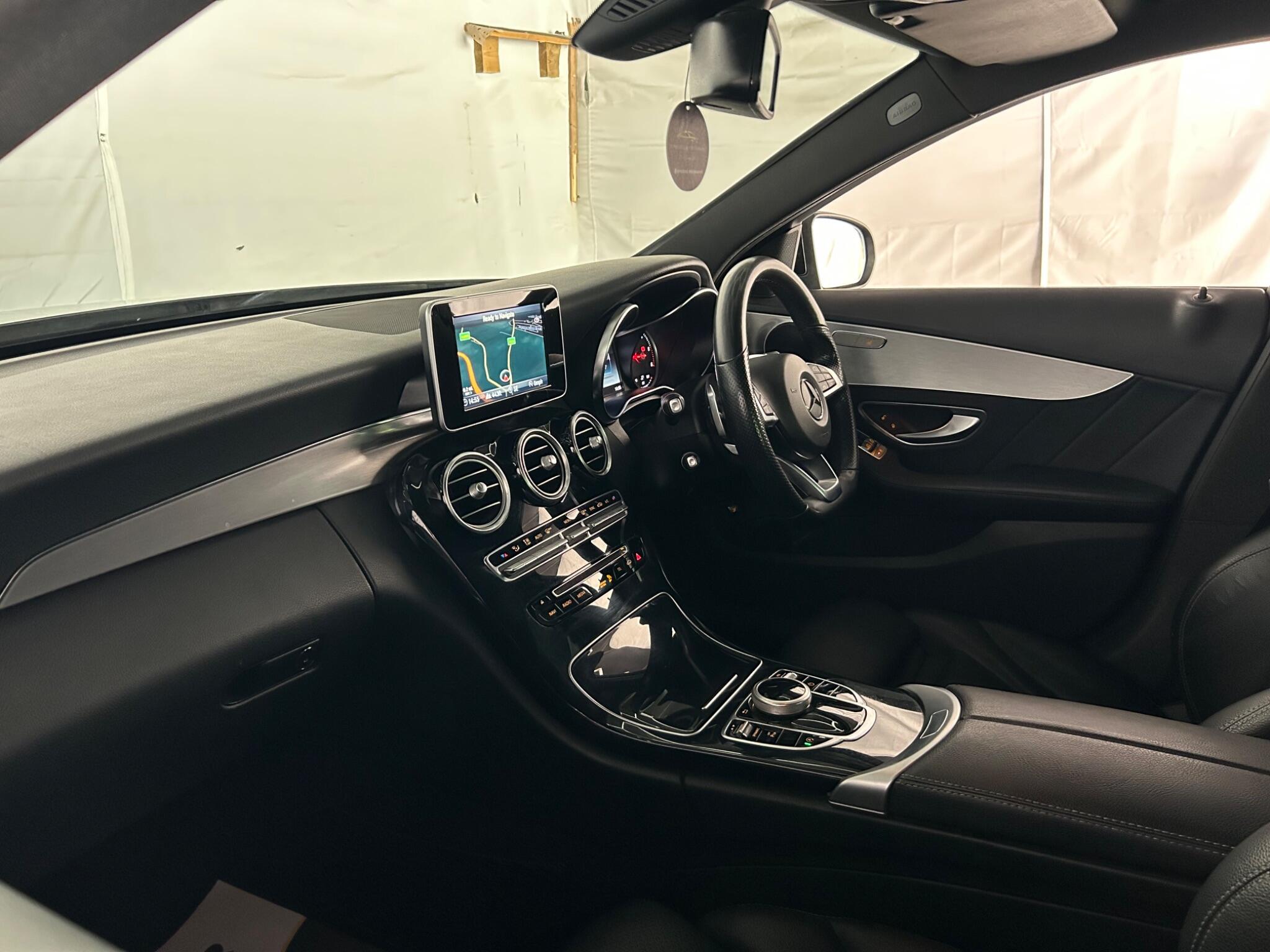 Mercedes-Benz C-Class view 17