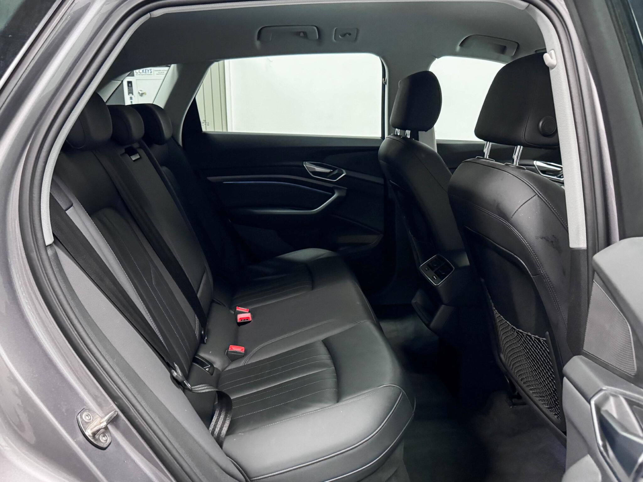 Audi E-Tron view 28