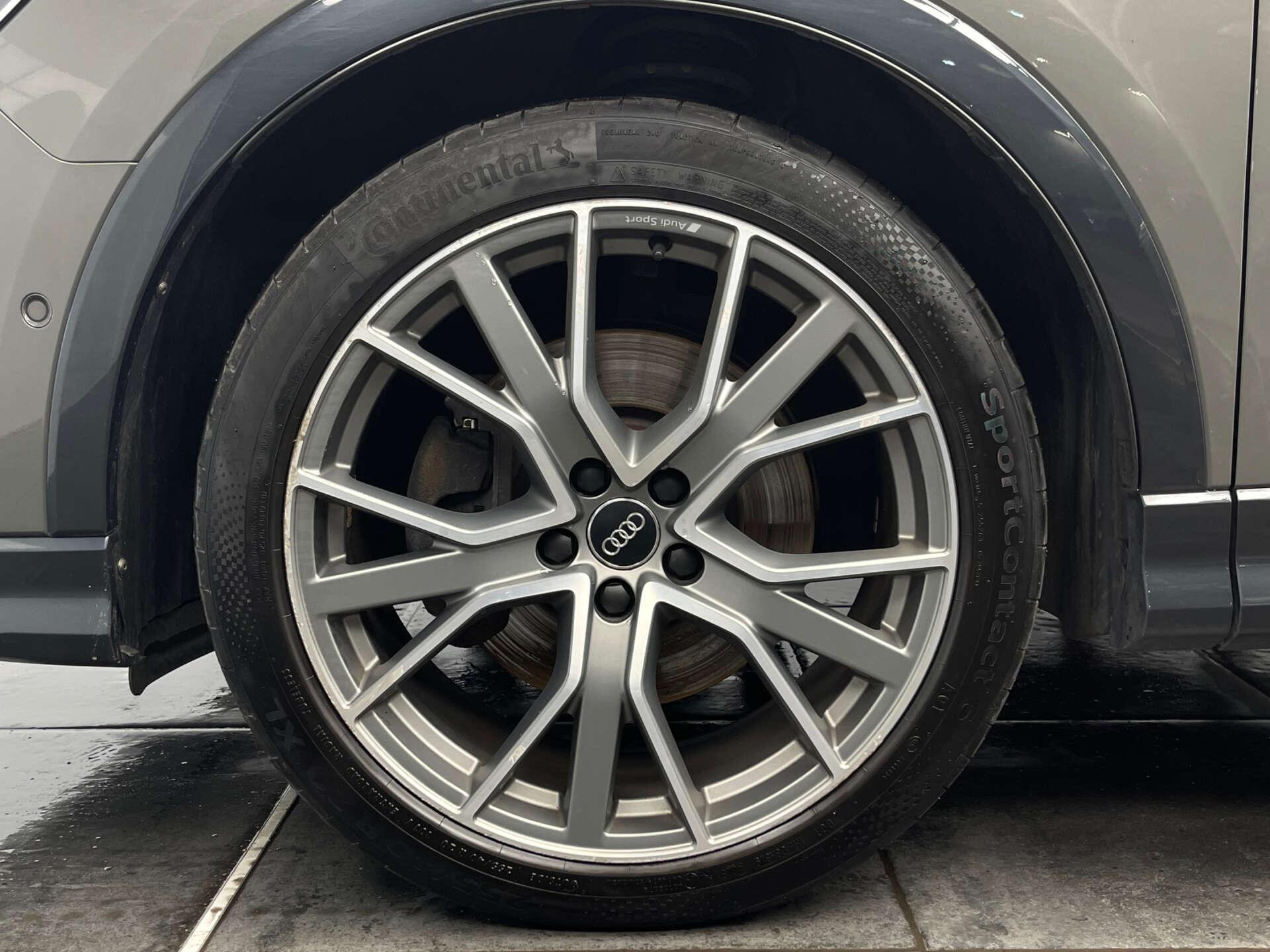 Audi Q3 view 31