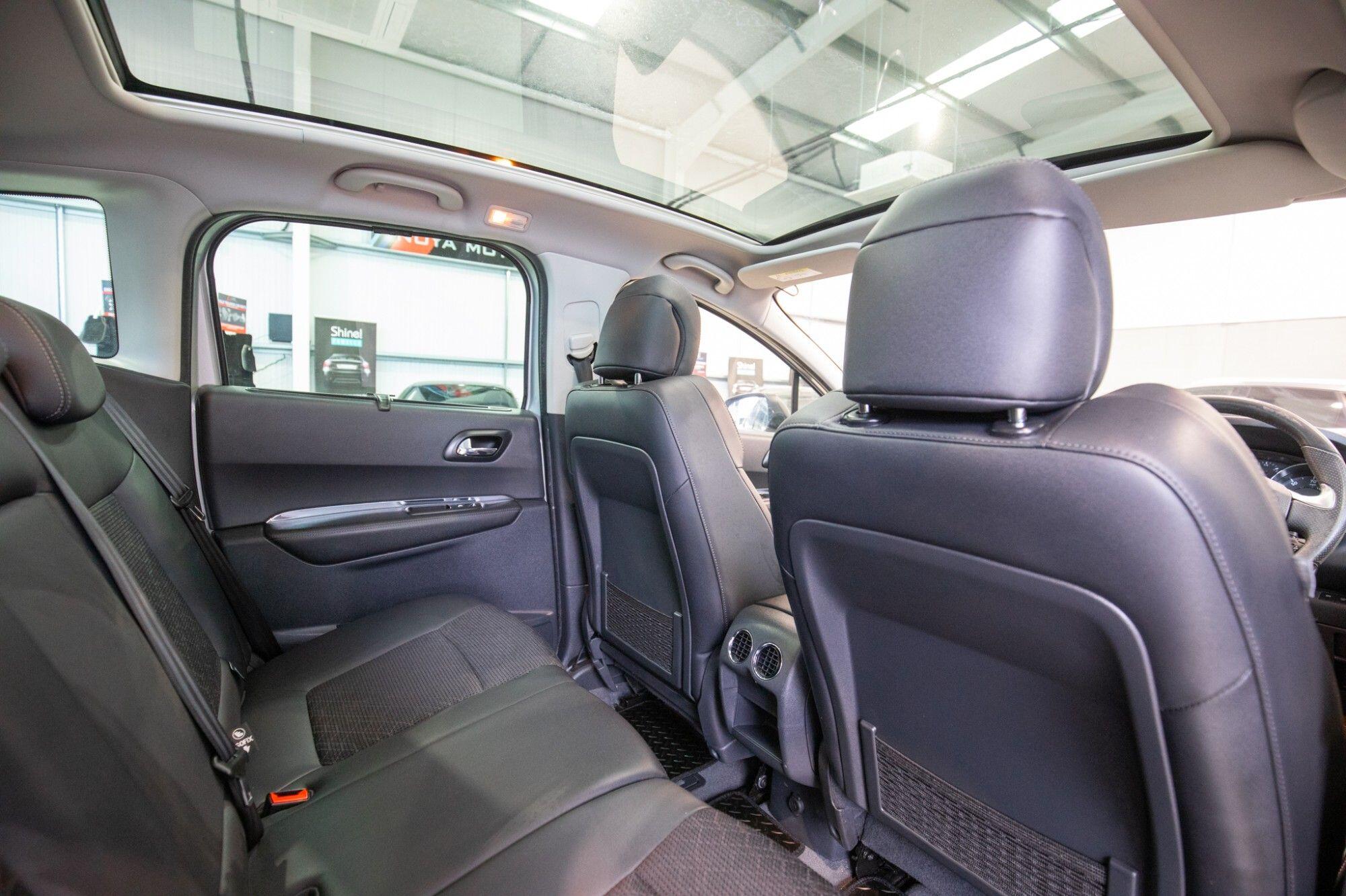 Peugeot 3008 view 13