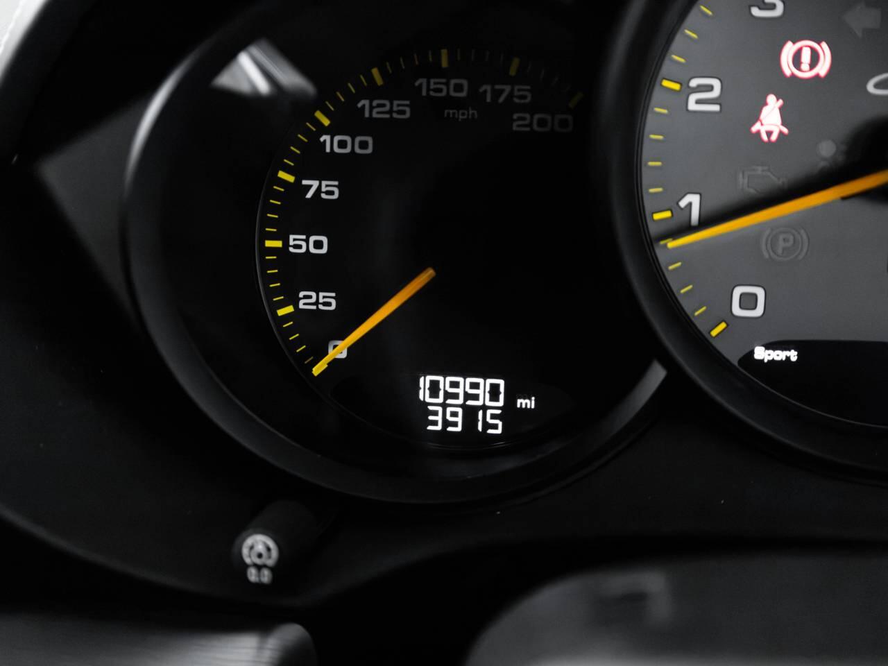 Porsche Cayman view 42