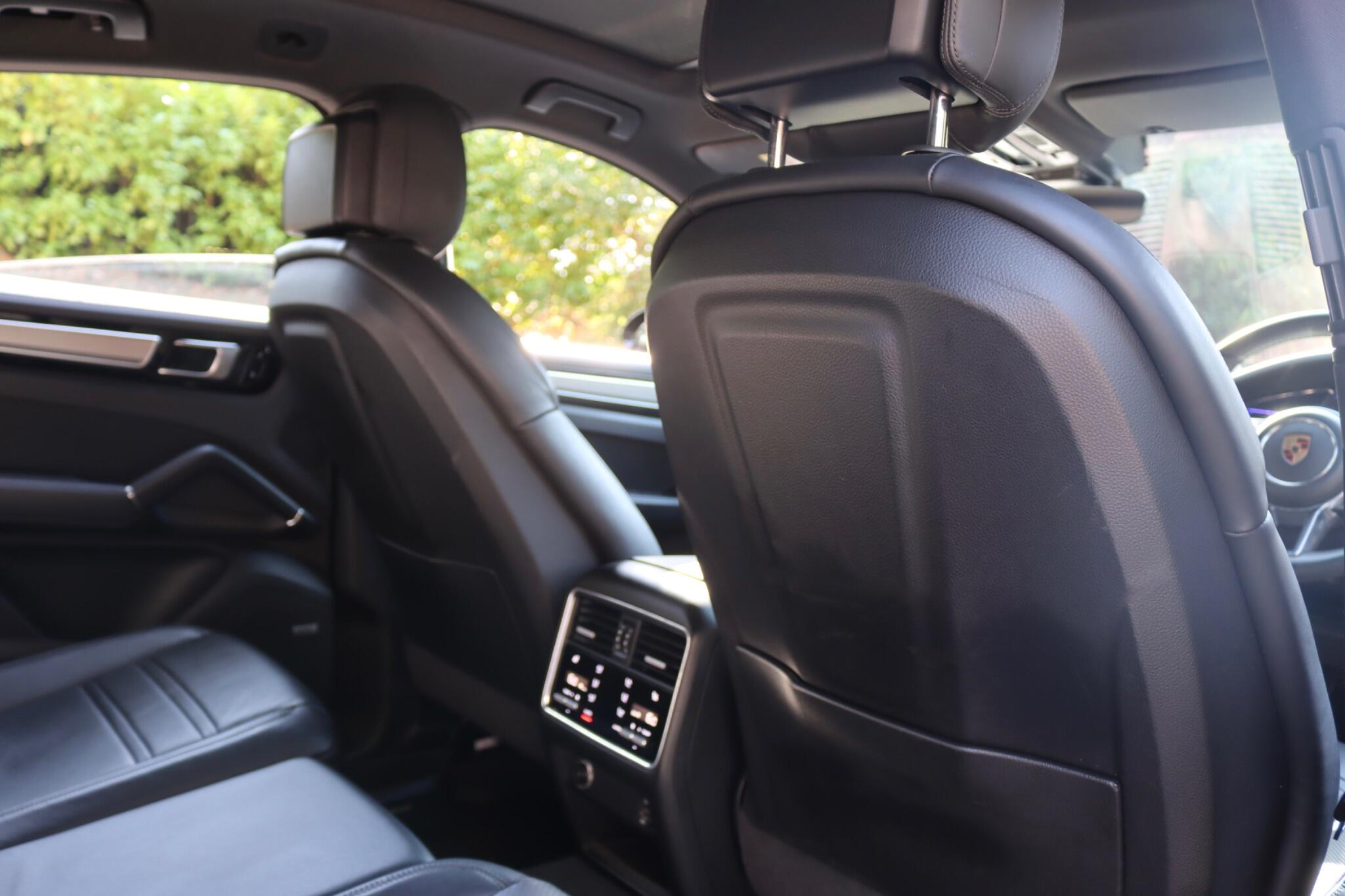 Porsche Cayenne view 40