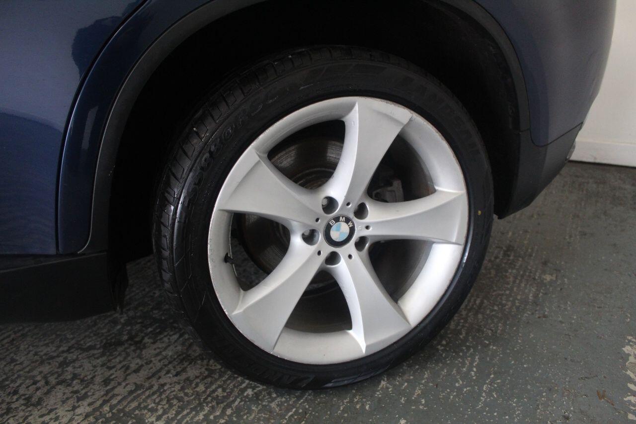BMW X6 view 59