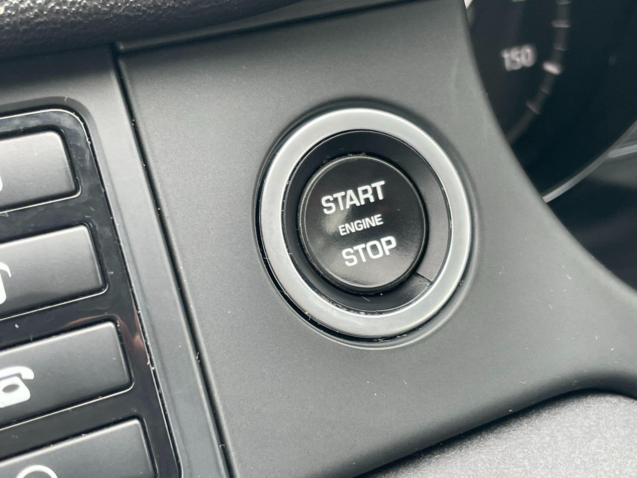 Land Rover Discovery Sport view 29
