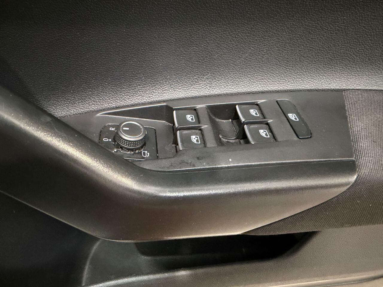 Volkswagen Polo view 24