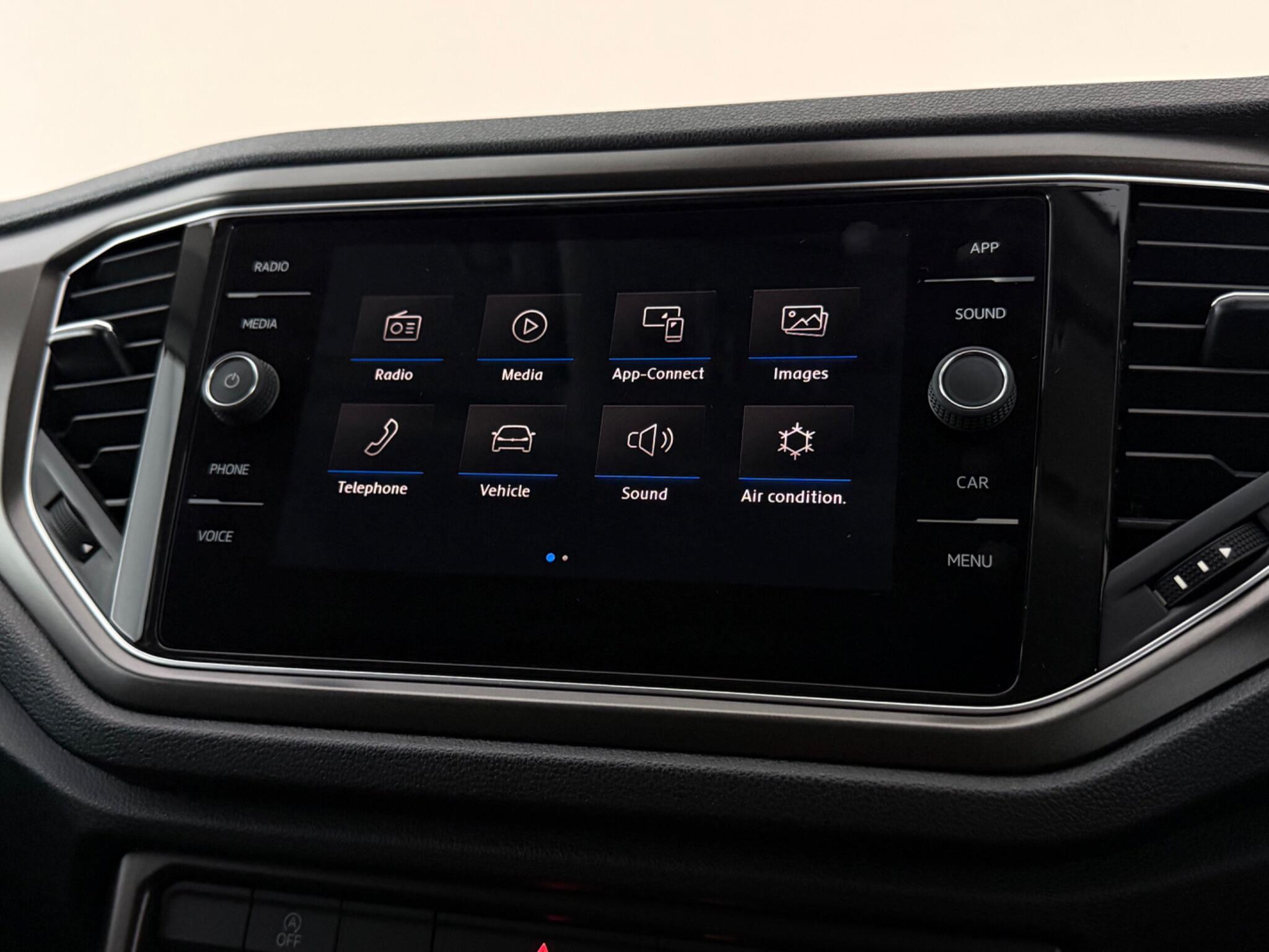 Volkswagen T-Roc view 22