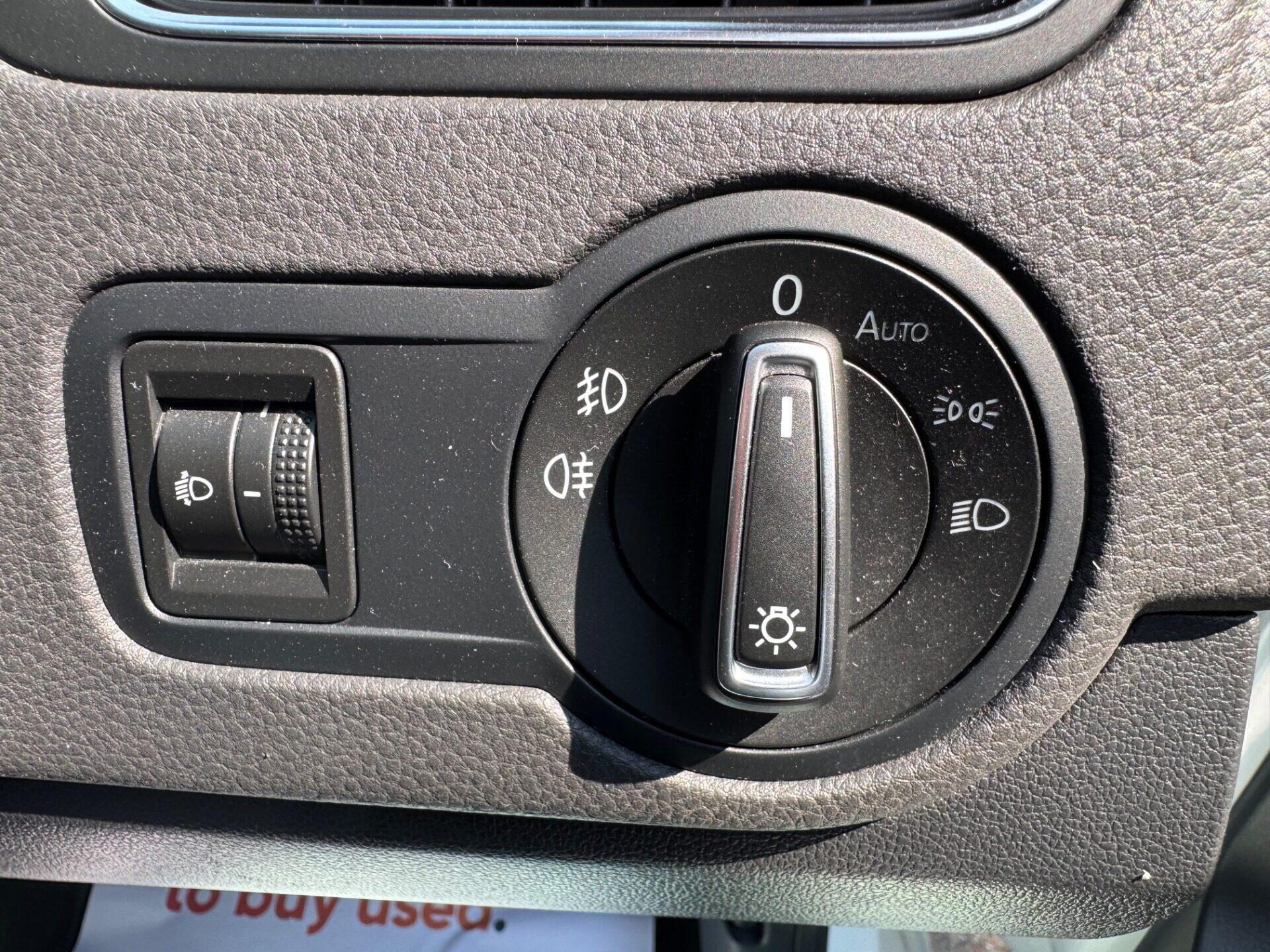 Volkswagen Polo view 26