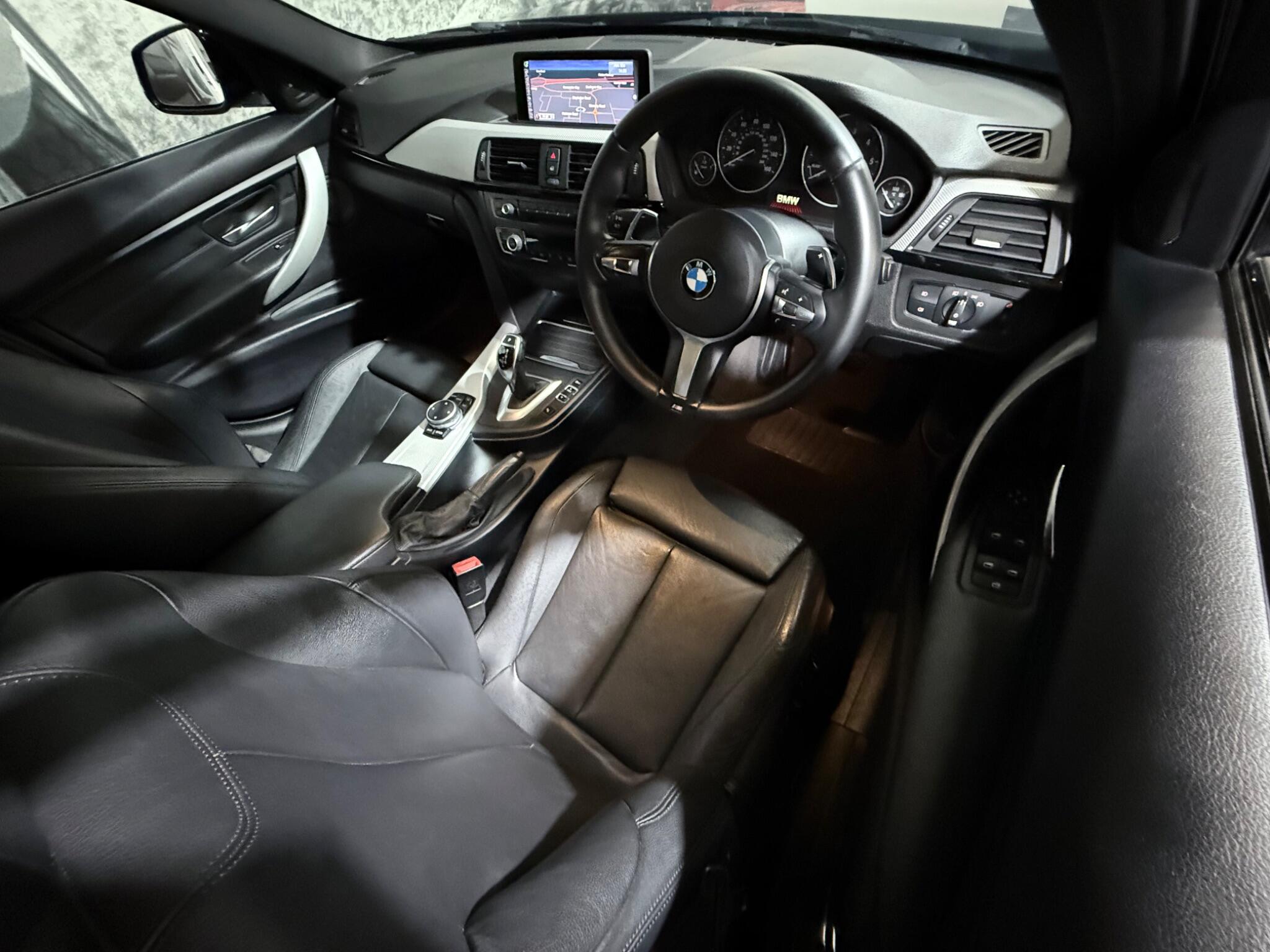 BMW 3 Series view 11
