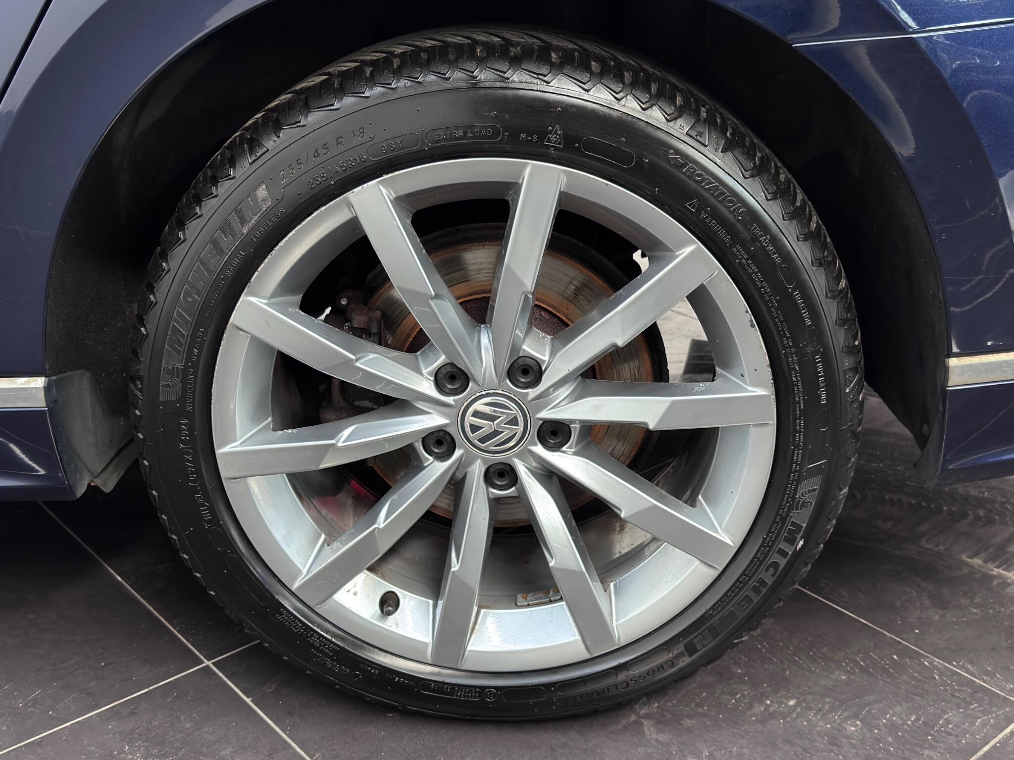 Volkswagen Passat view 79