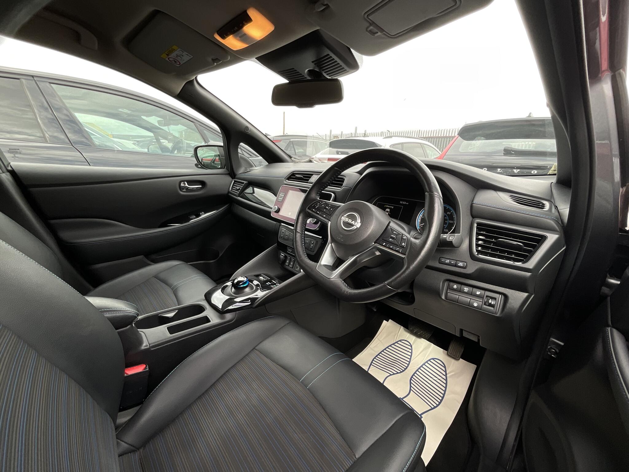 Nissan Leaf view 7