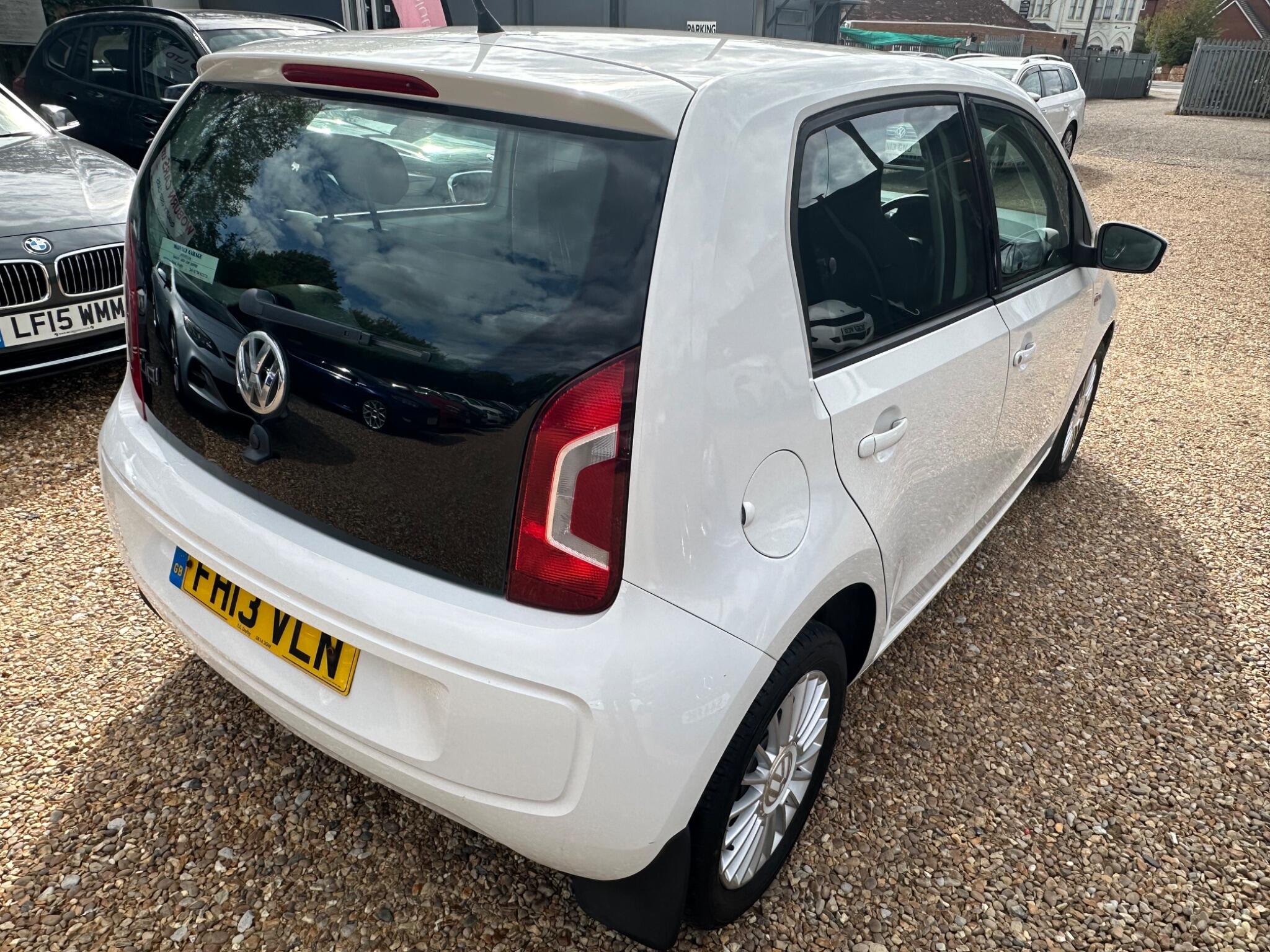 Volkswagen up! view 12