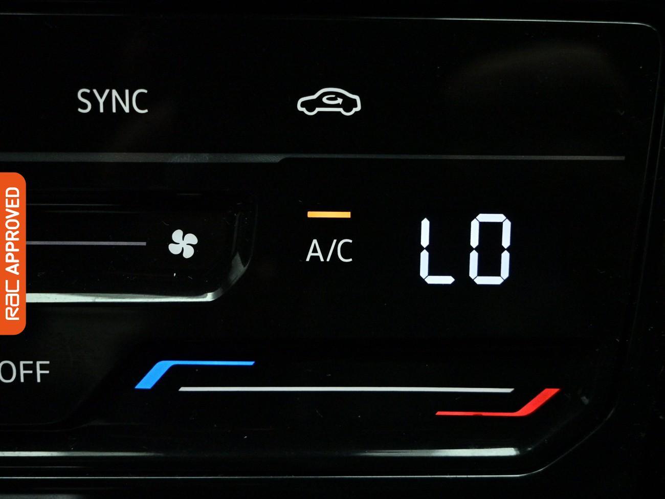 Volkswagen T-Roc view 19