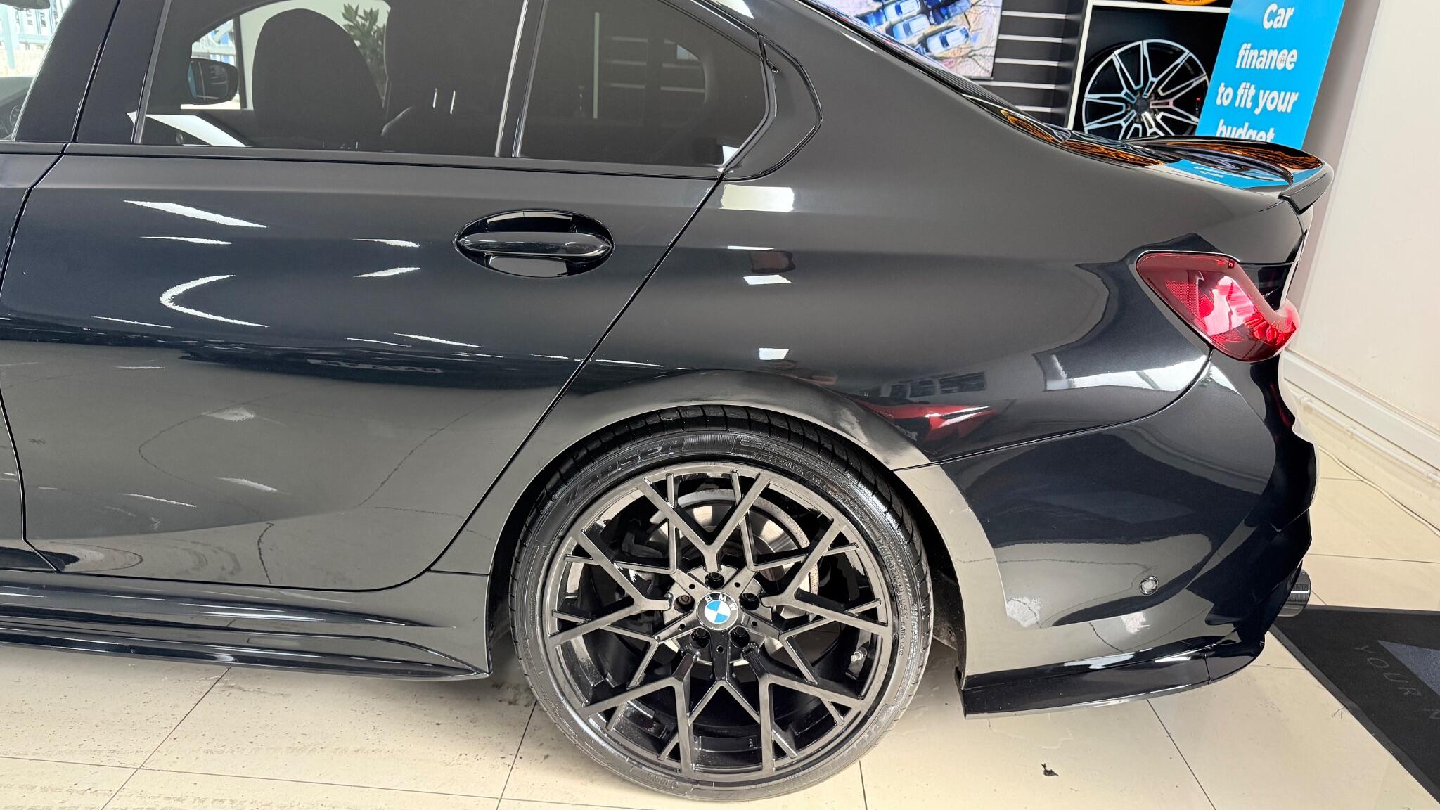 BMW 3 Series view 36