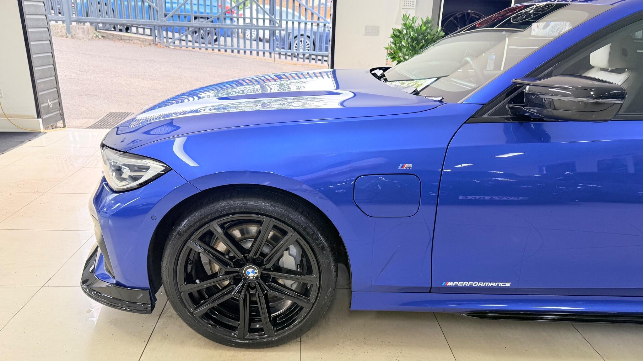 BMW 3 Series view 33