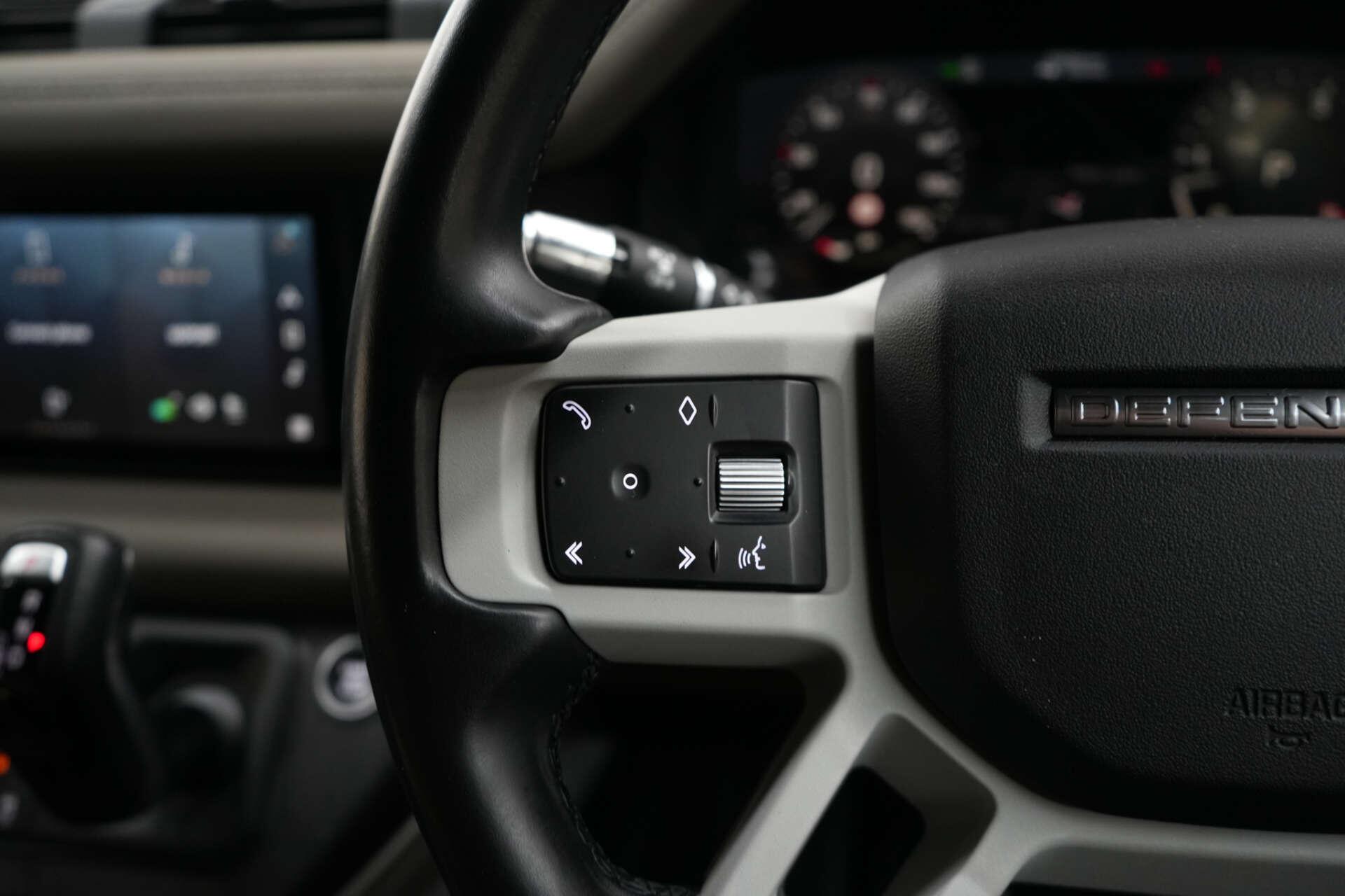 Land Rover Defender view 40