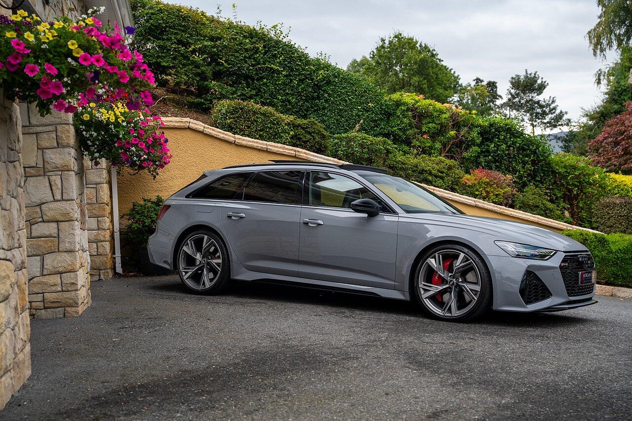 Audi RS6 view 43