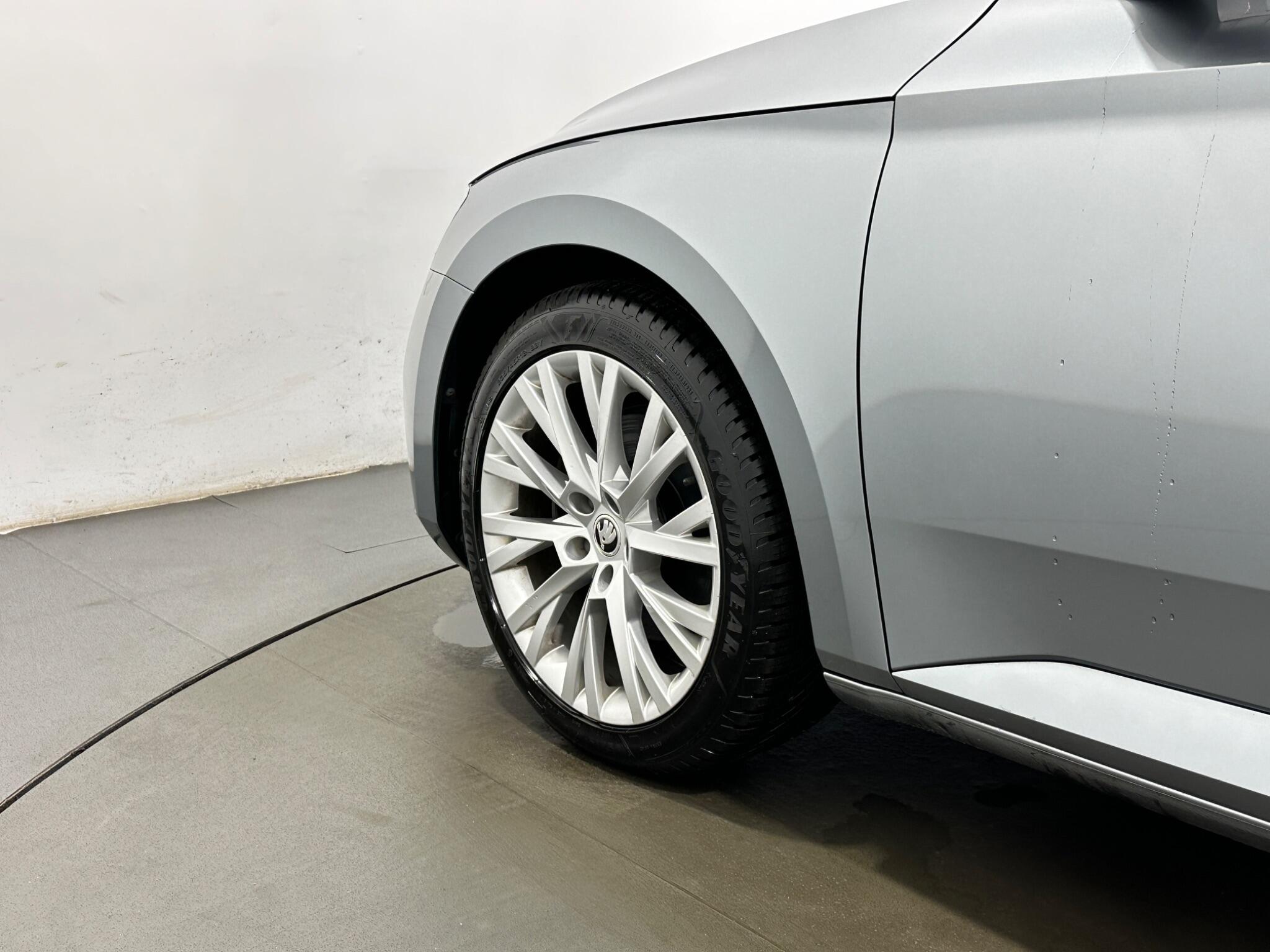 Skoda Superb view 51