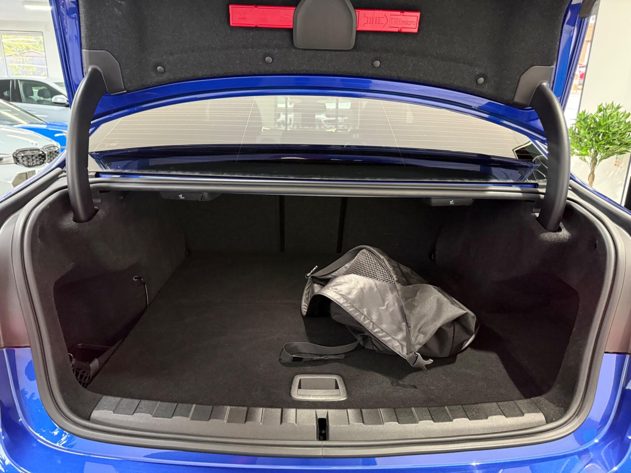 BMW 3 Series view 33