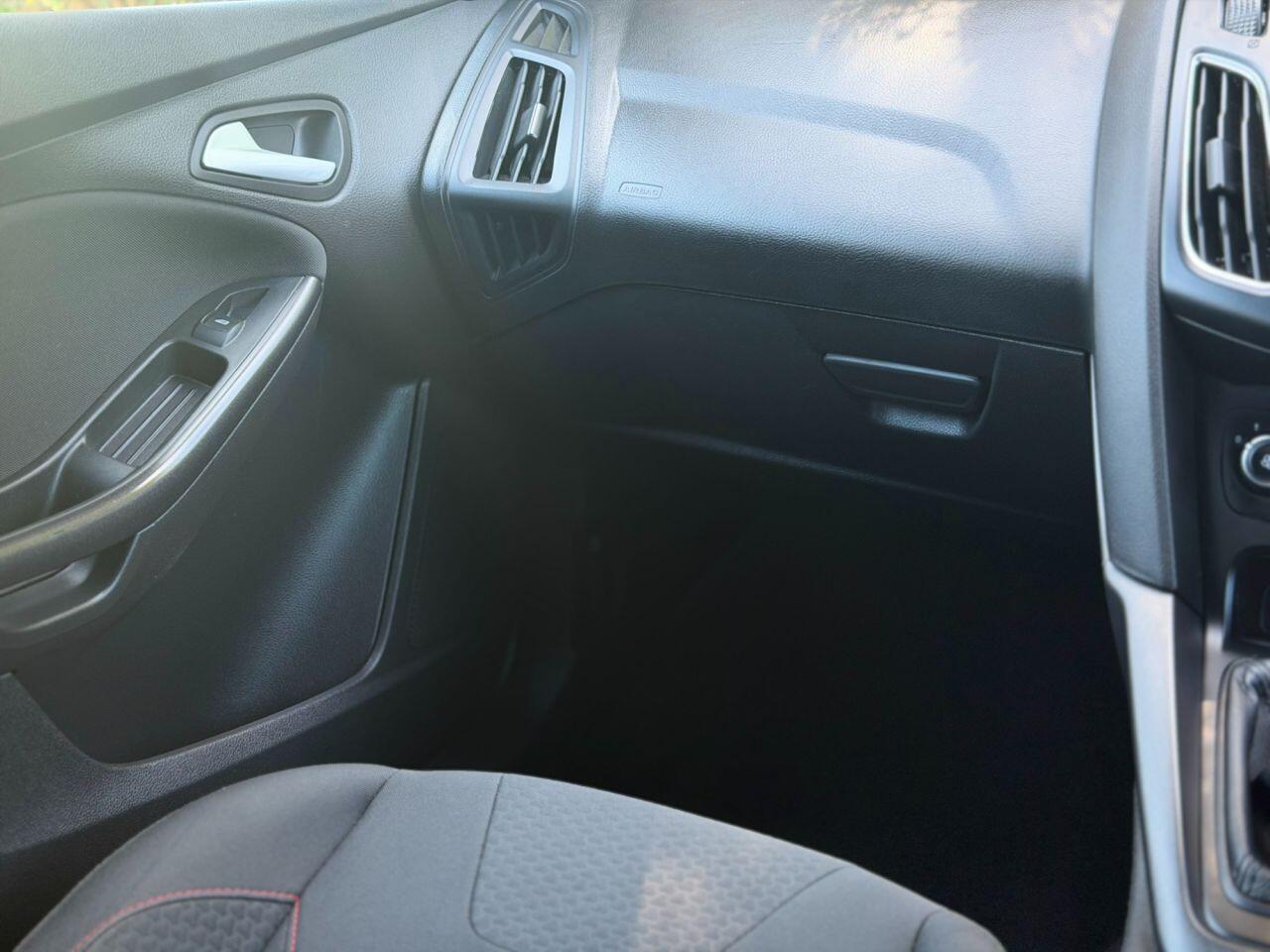 Ford Focus view 68
