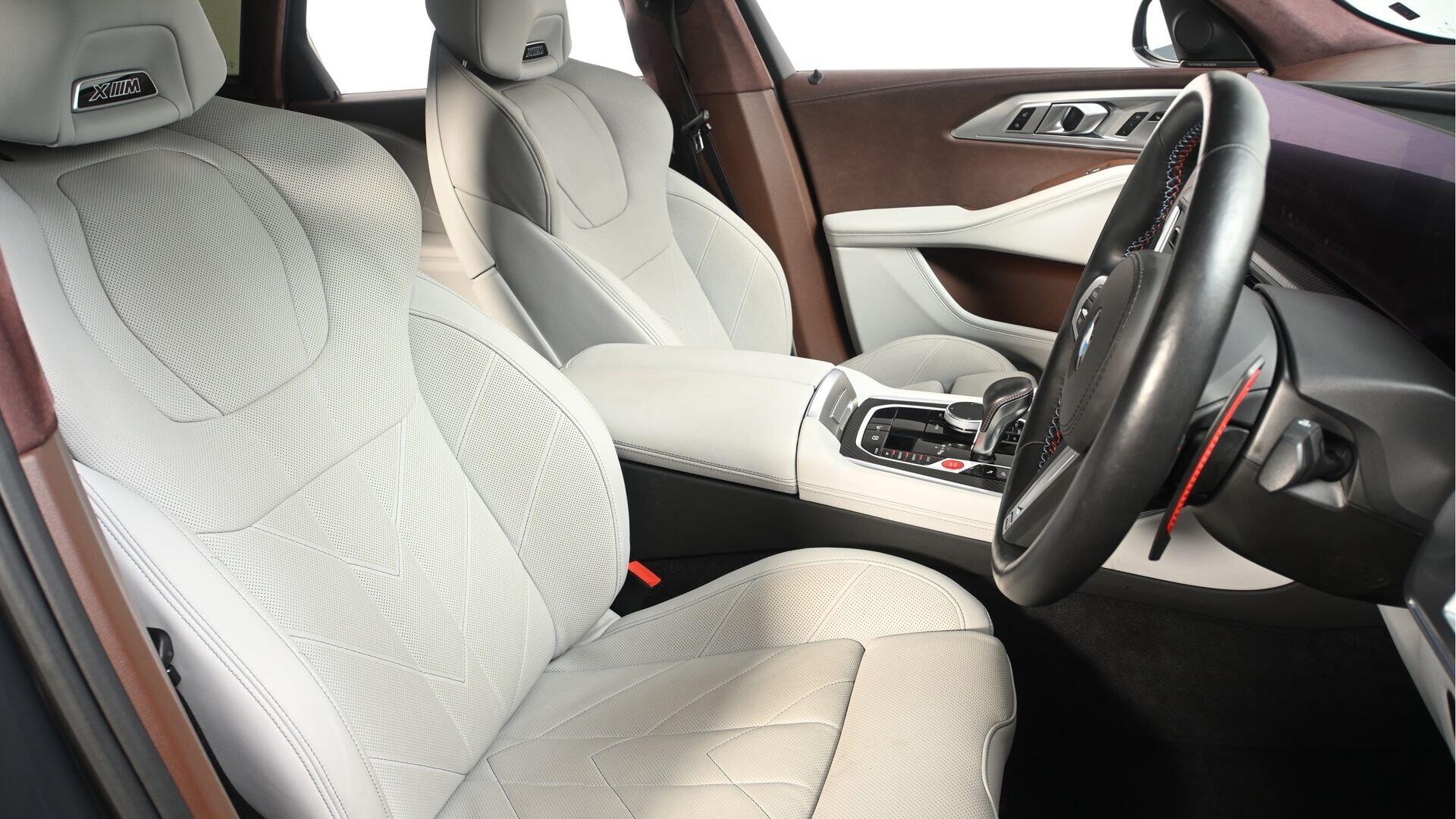 BMW XM view 11