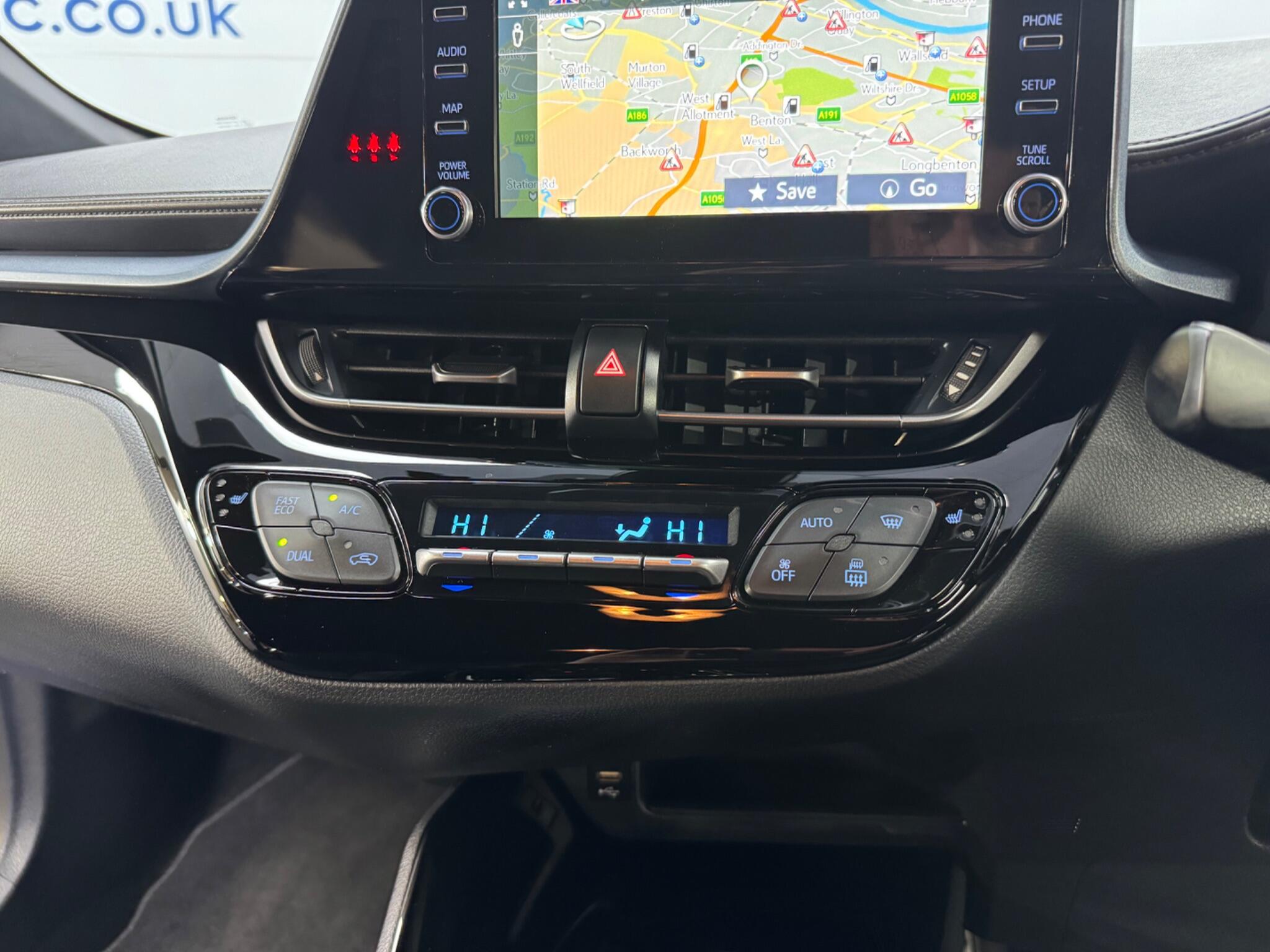 Toyota C-HR view 38