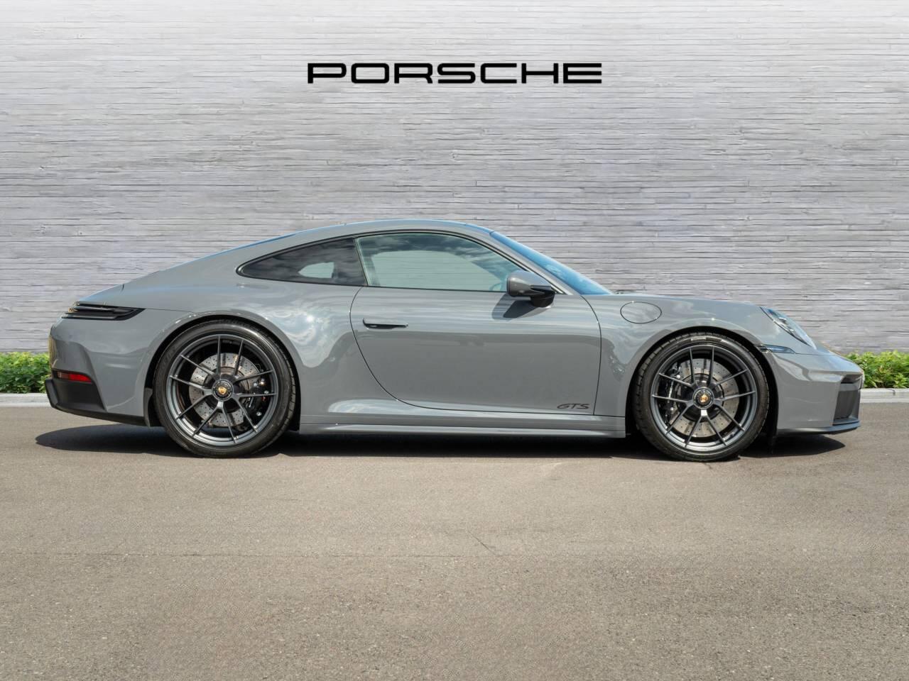 Porsche 911 view 2