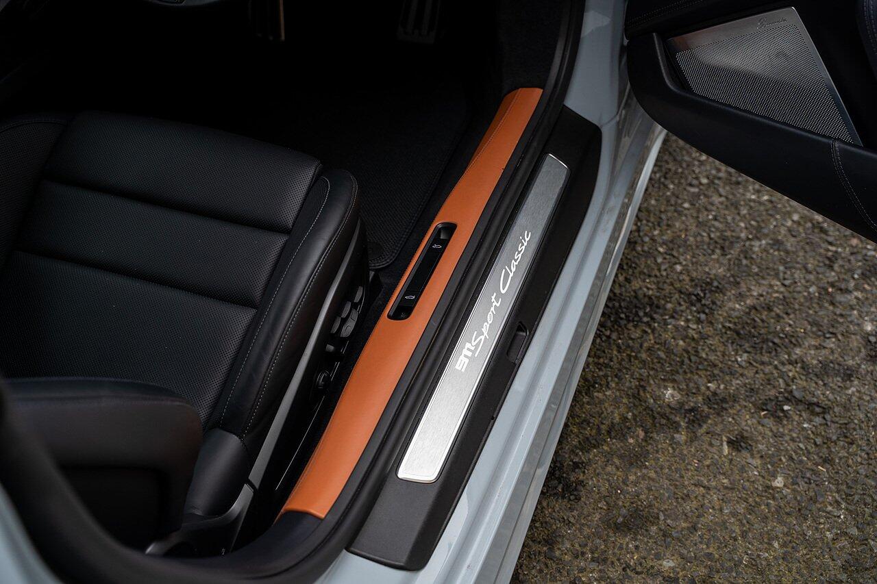 Porsche 911 view 53