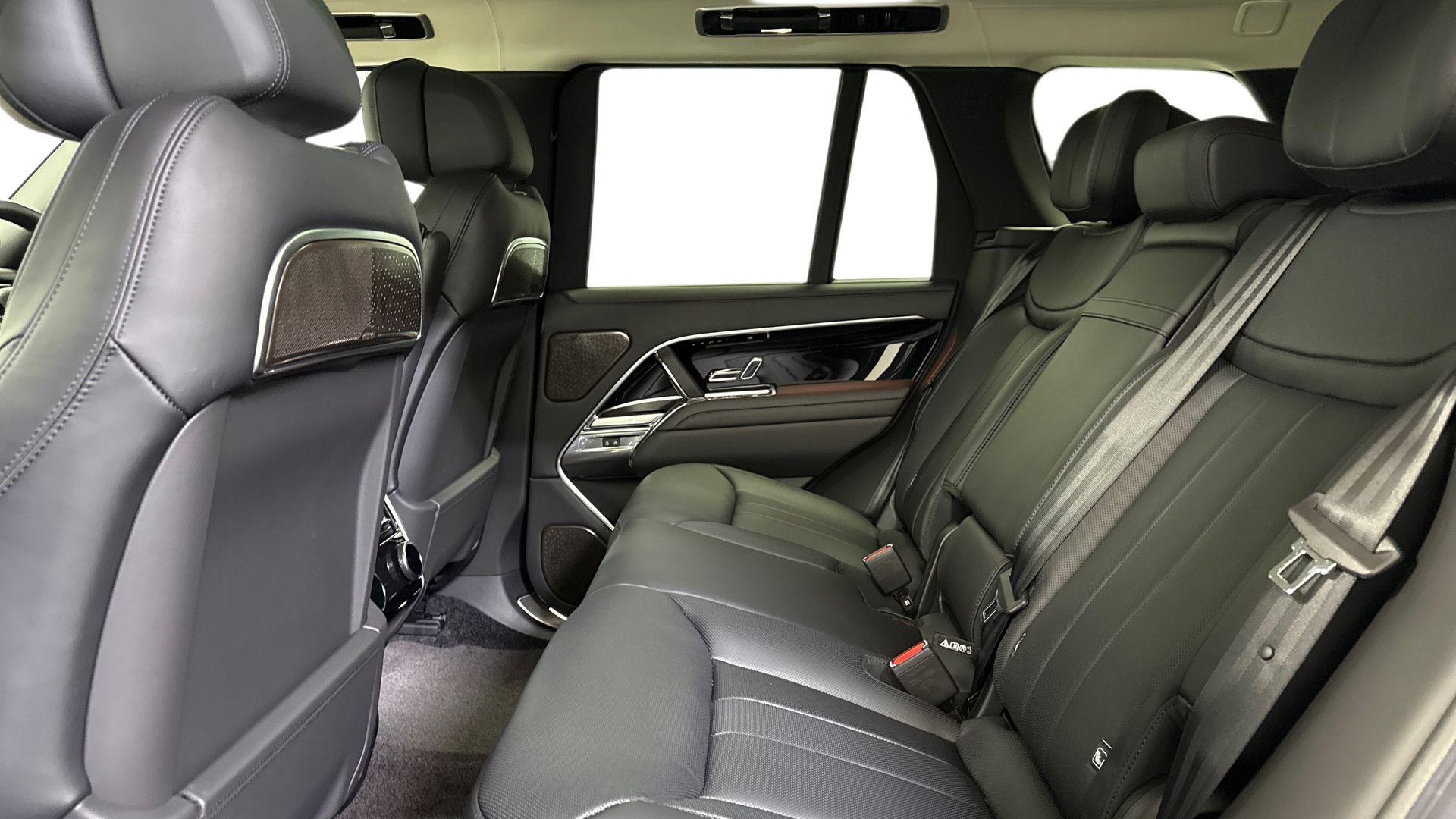 Land Rover Range Rover view 4