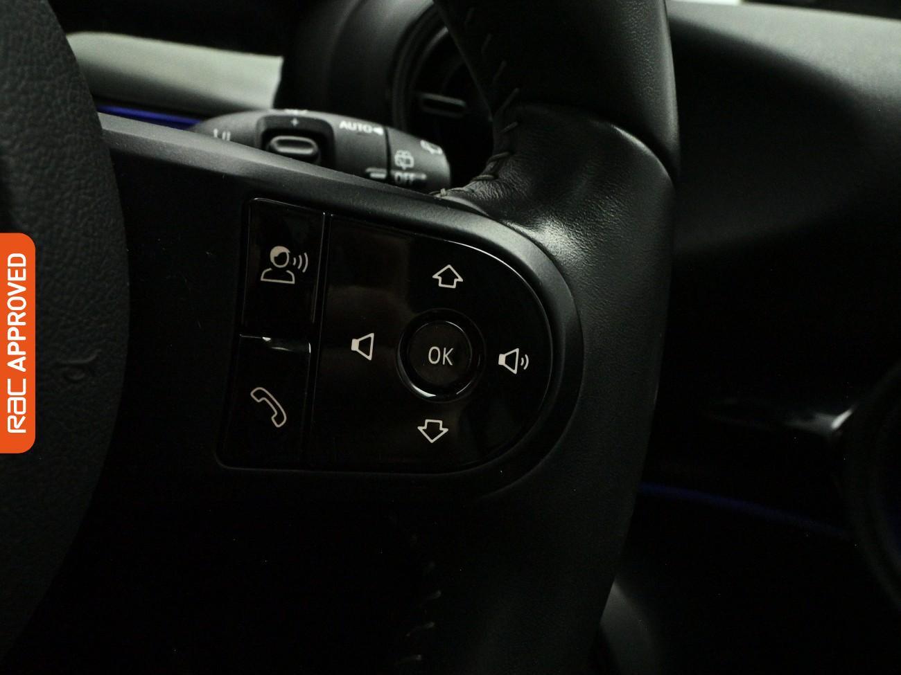 MINI Hatch view 26