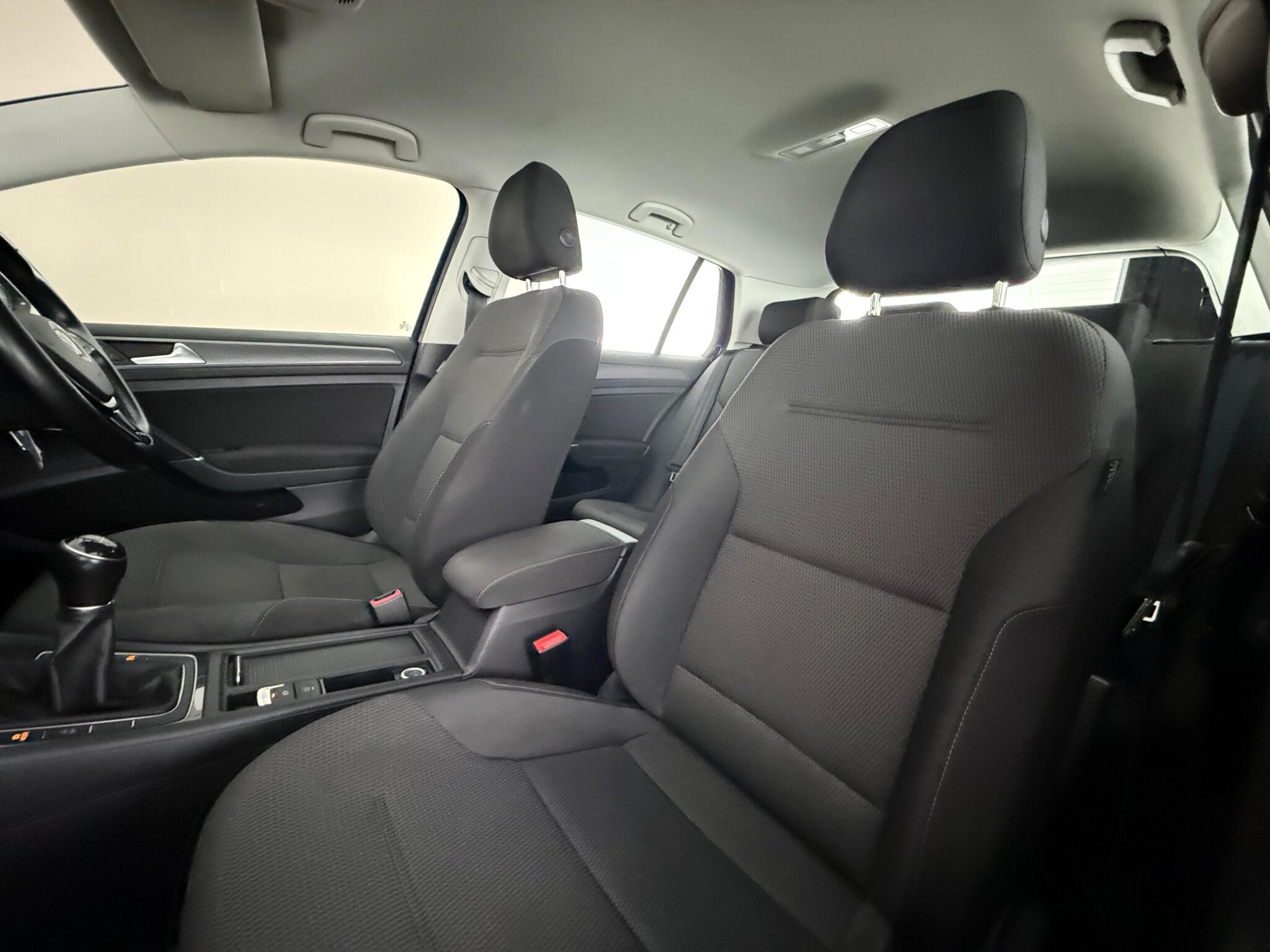 Volkswagen Golf view 29