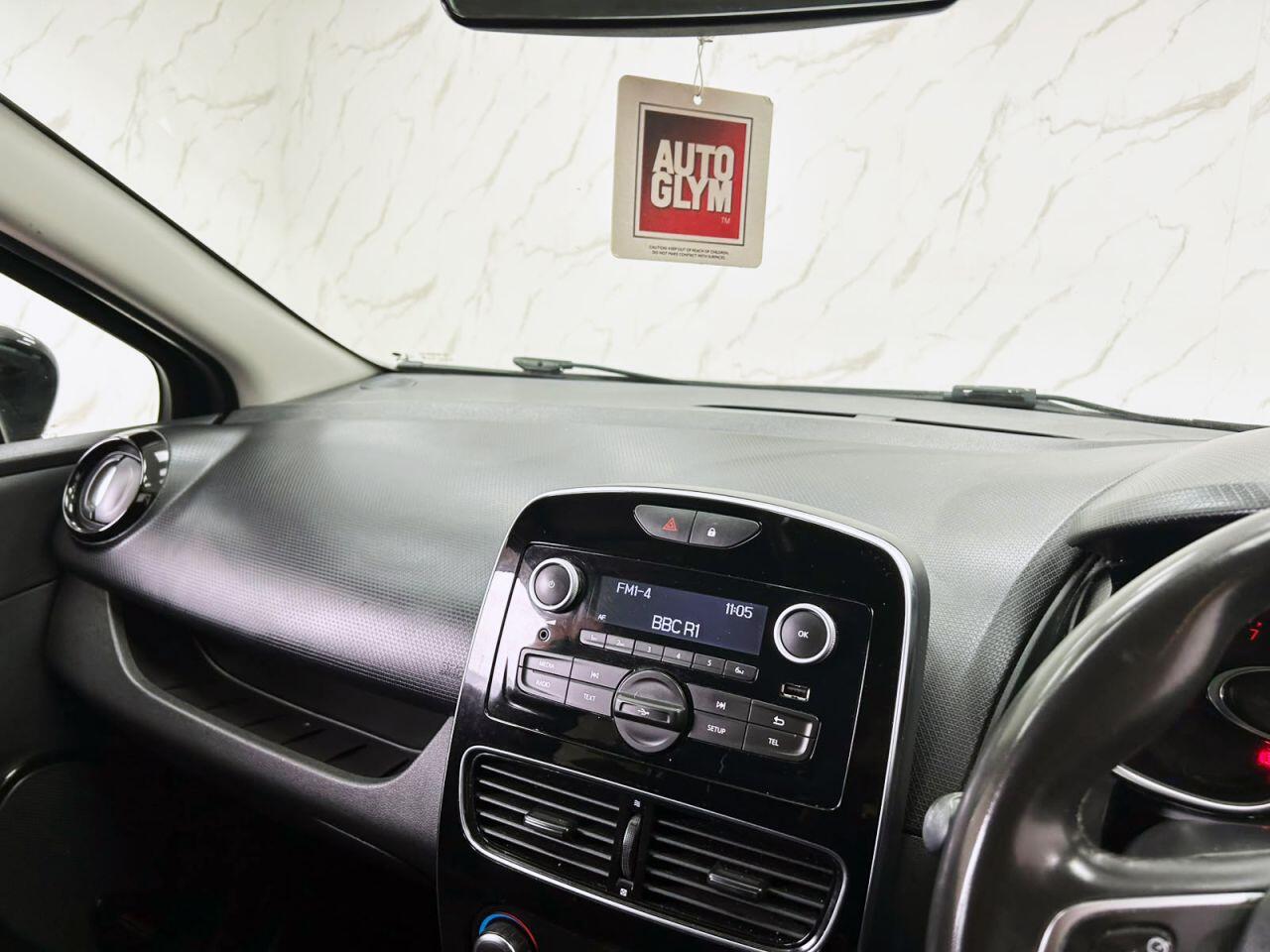 Renault Clio view 16