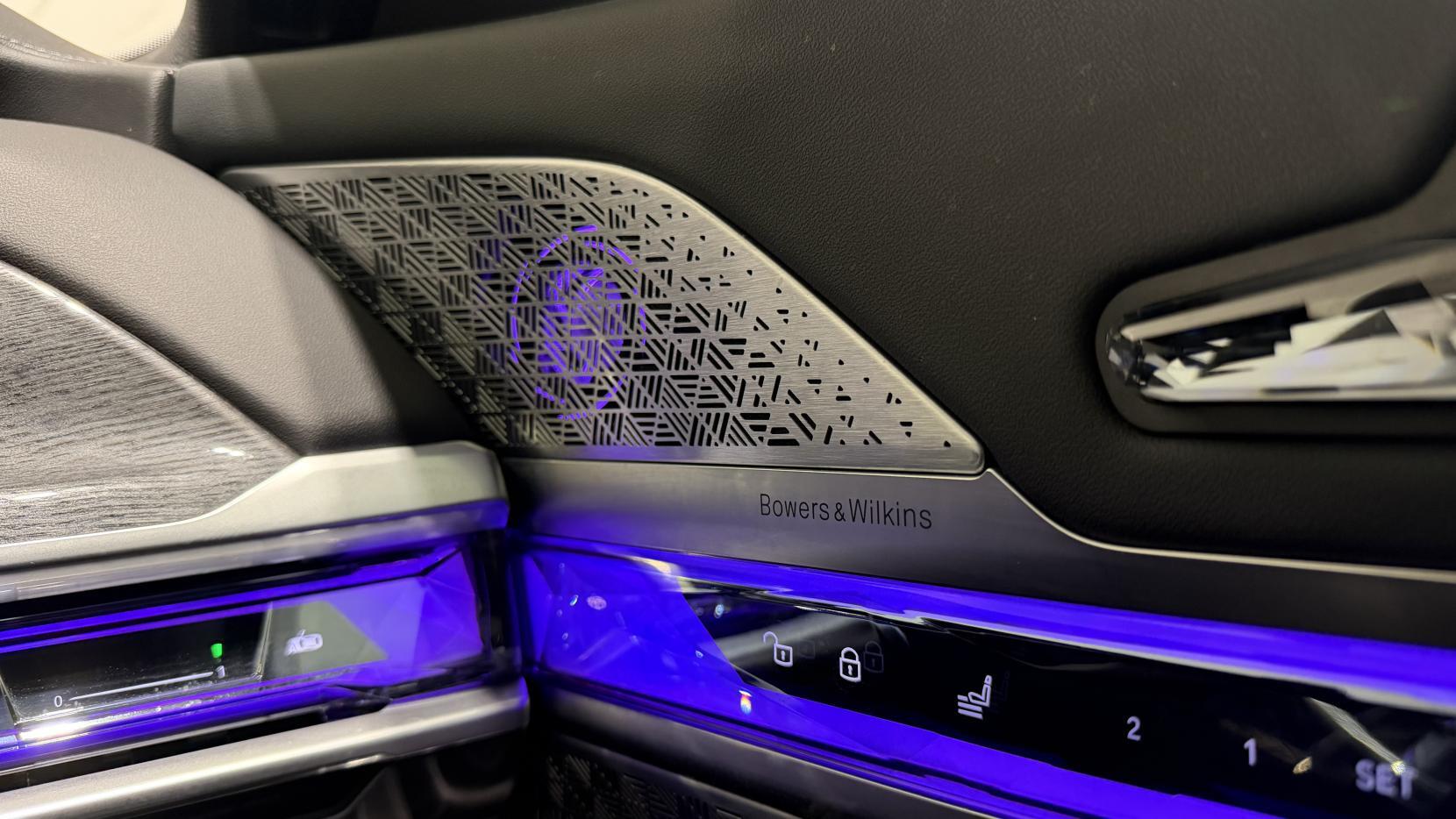 BMW i7 view 18