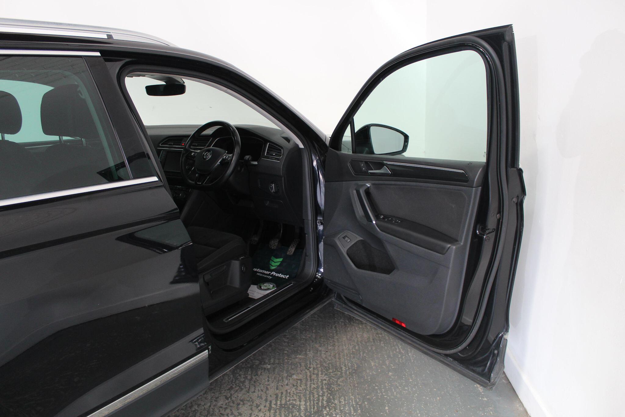 Volkswagen Tiguan view 28