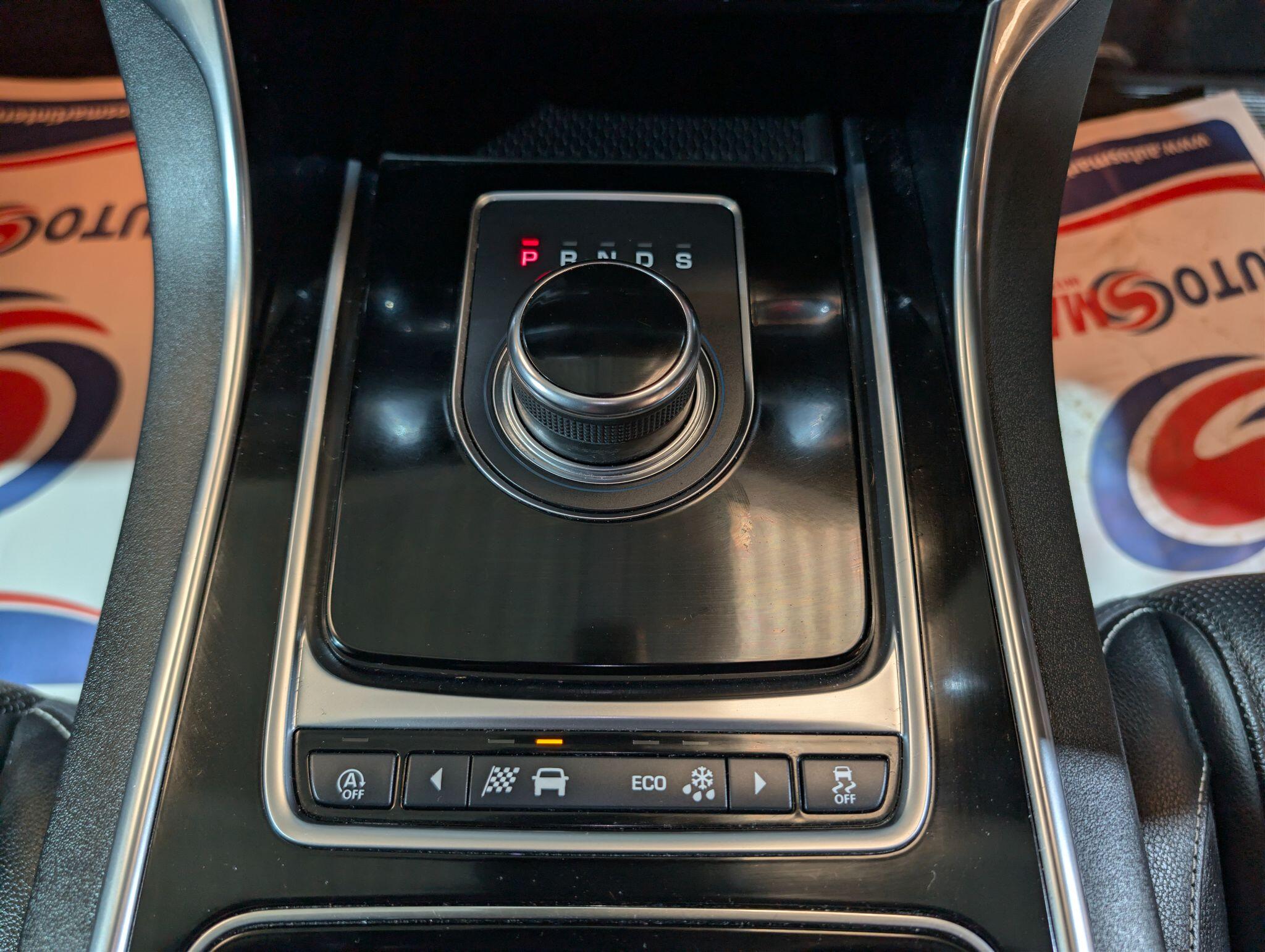 Jaguar XF view 23