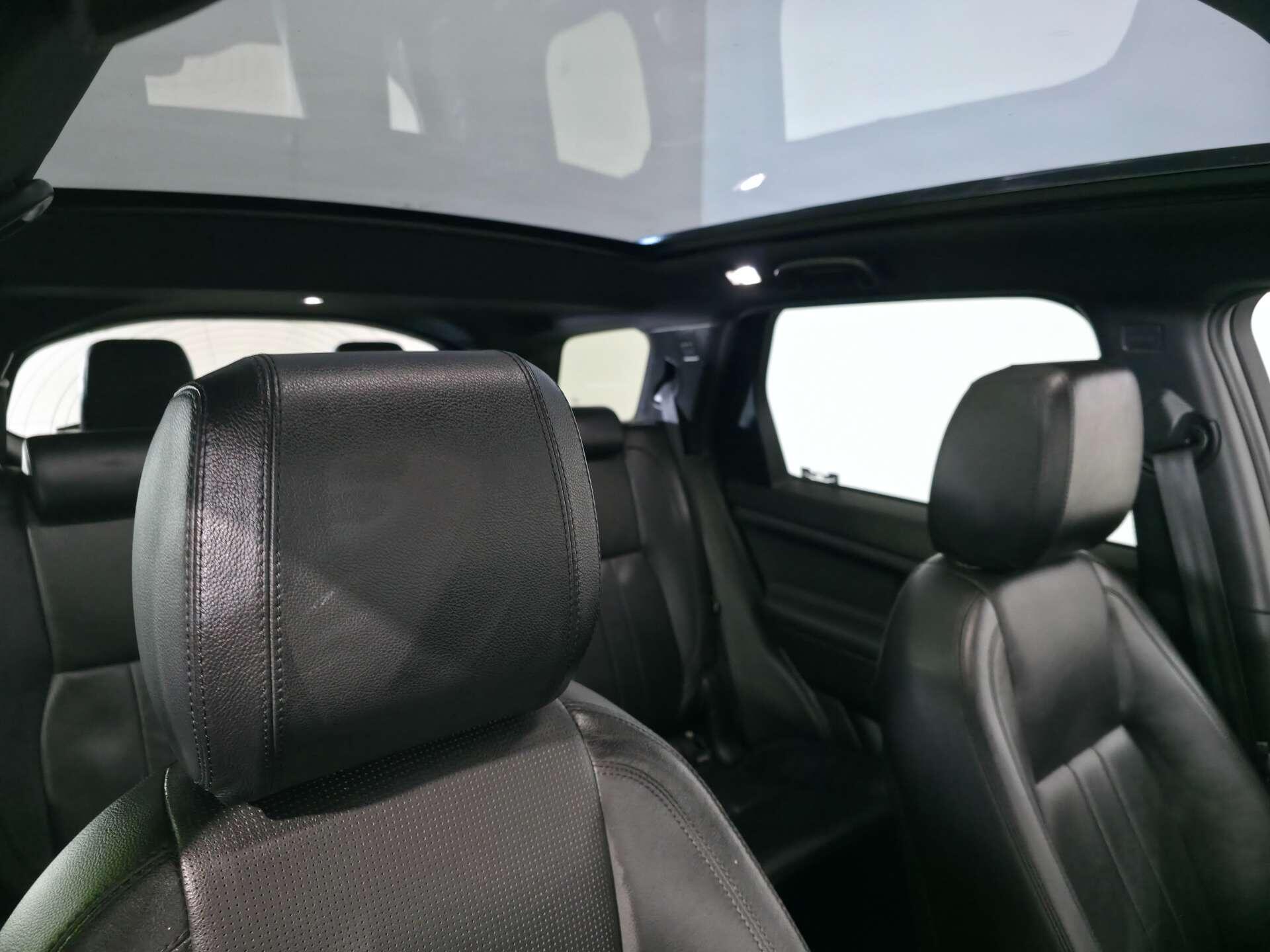 Land Rover Discovery Sport view 13