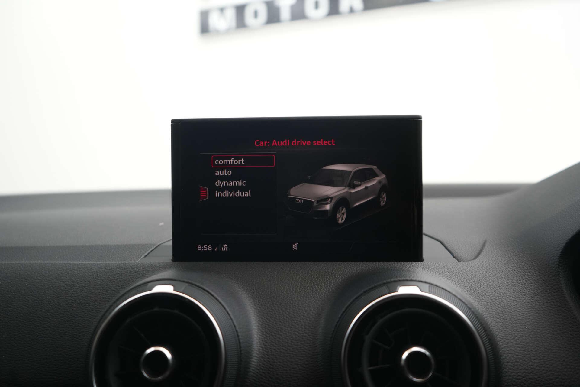 Audi Q2 view 32