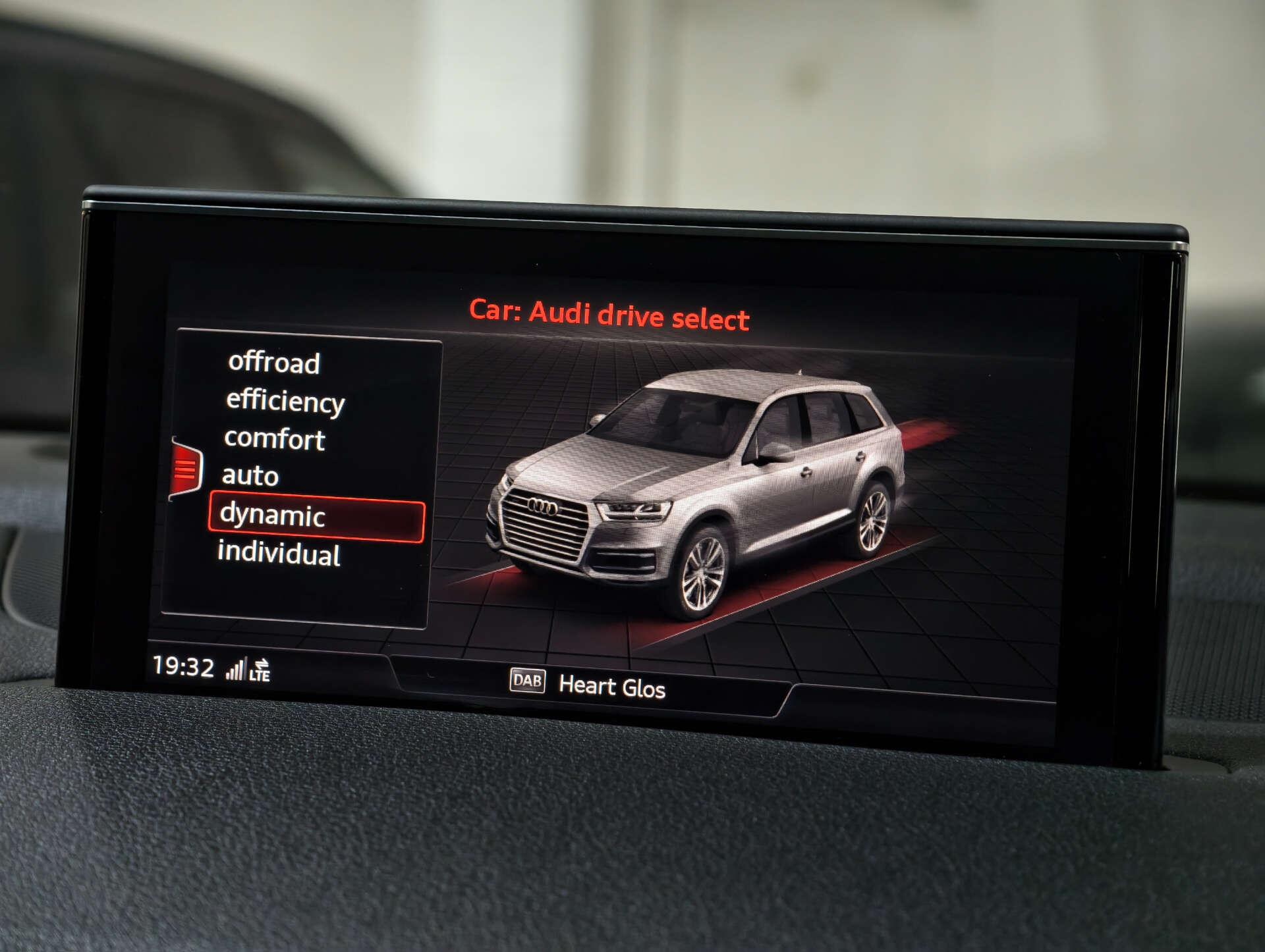 Audi Q7 view 51
