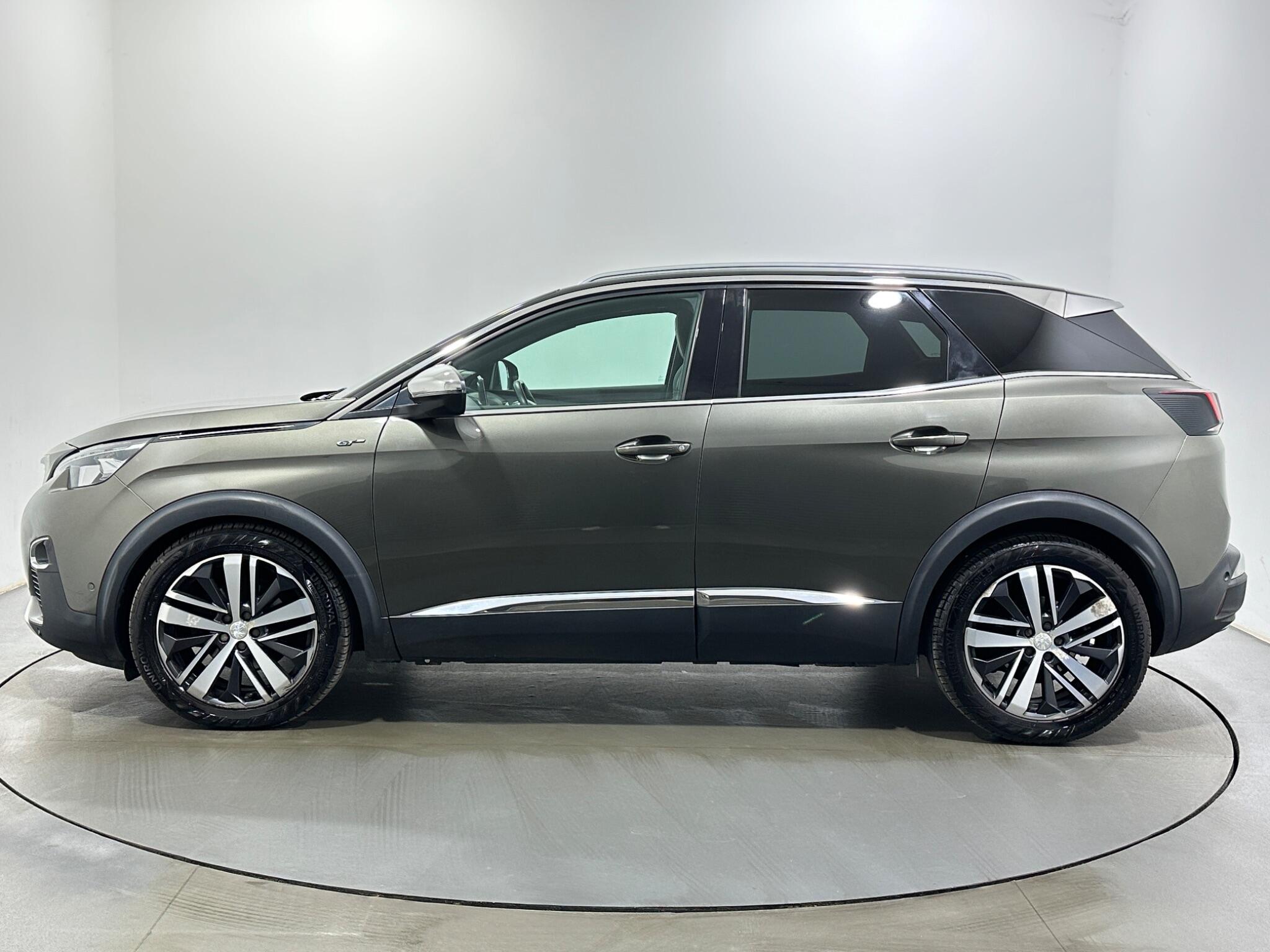Peugeot 3008 view 5
