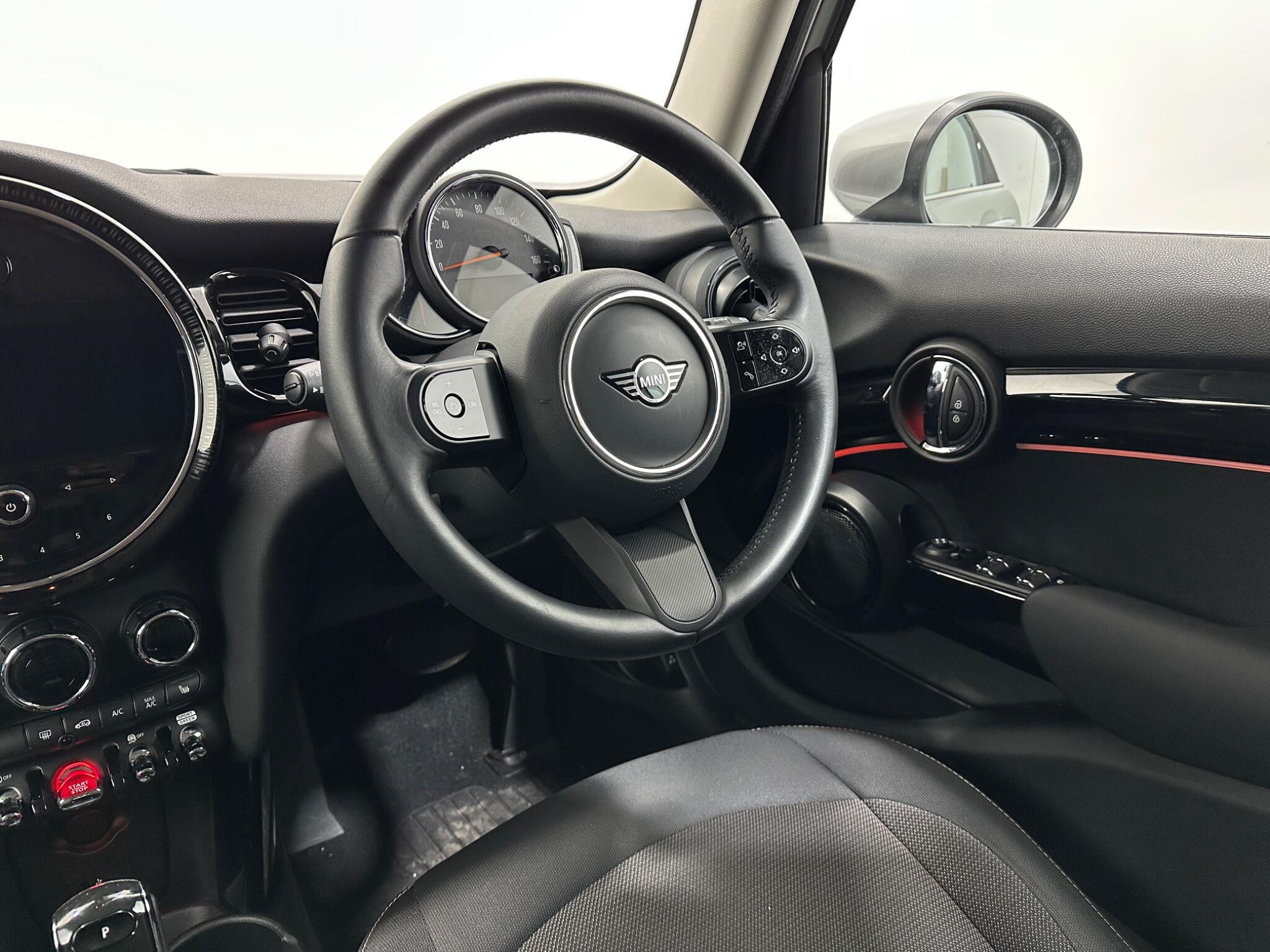 Mini Cooper view 12