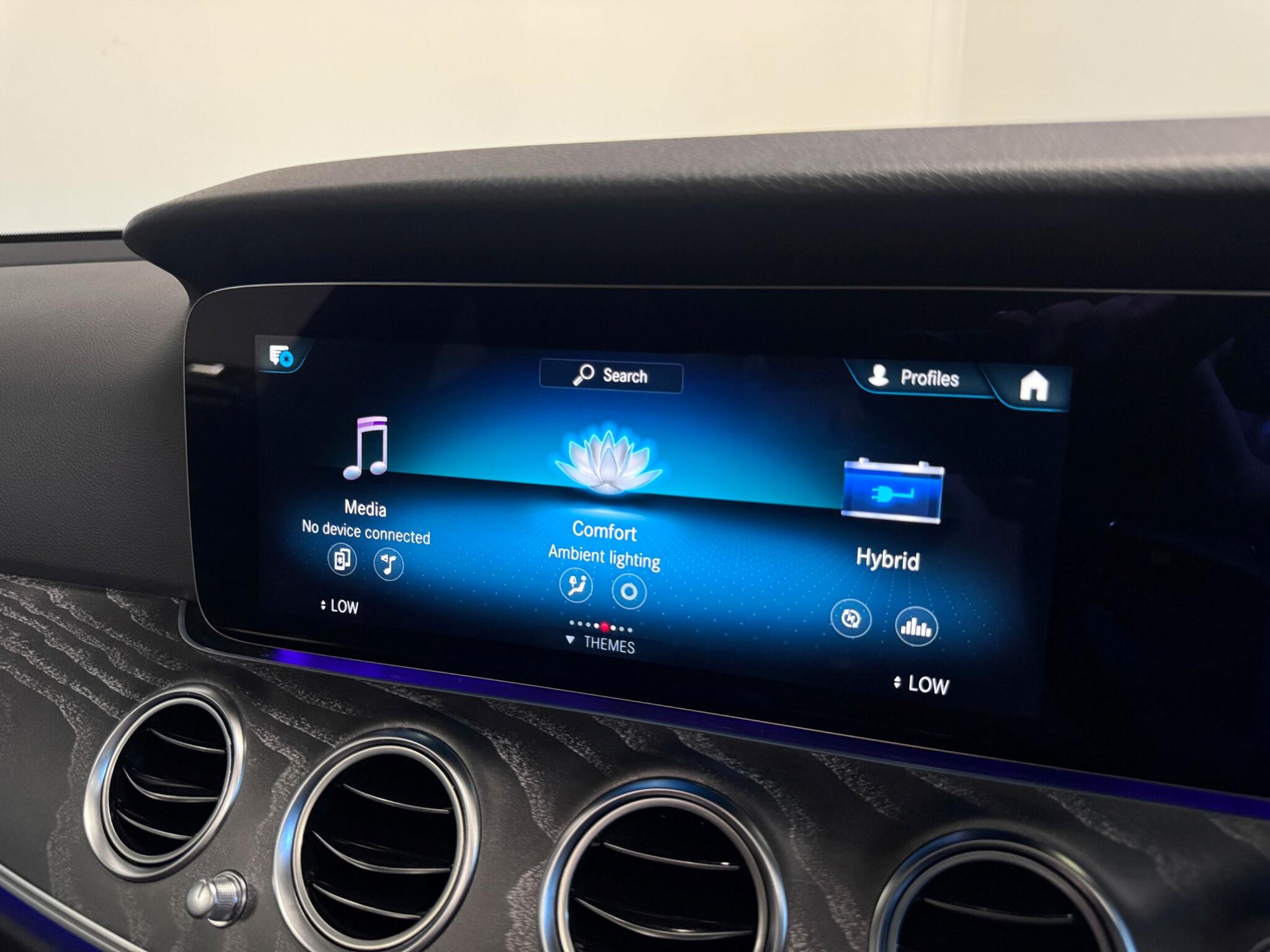 Mercedes-Benz E-Class view 41