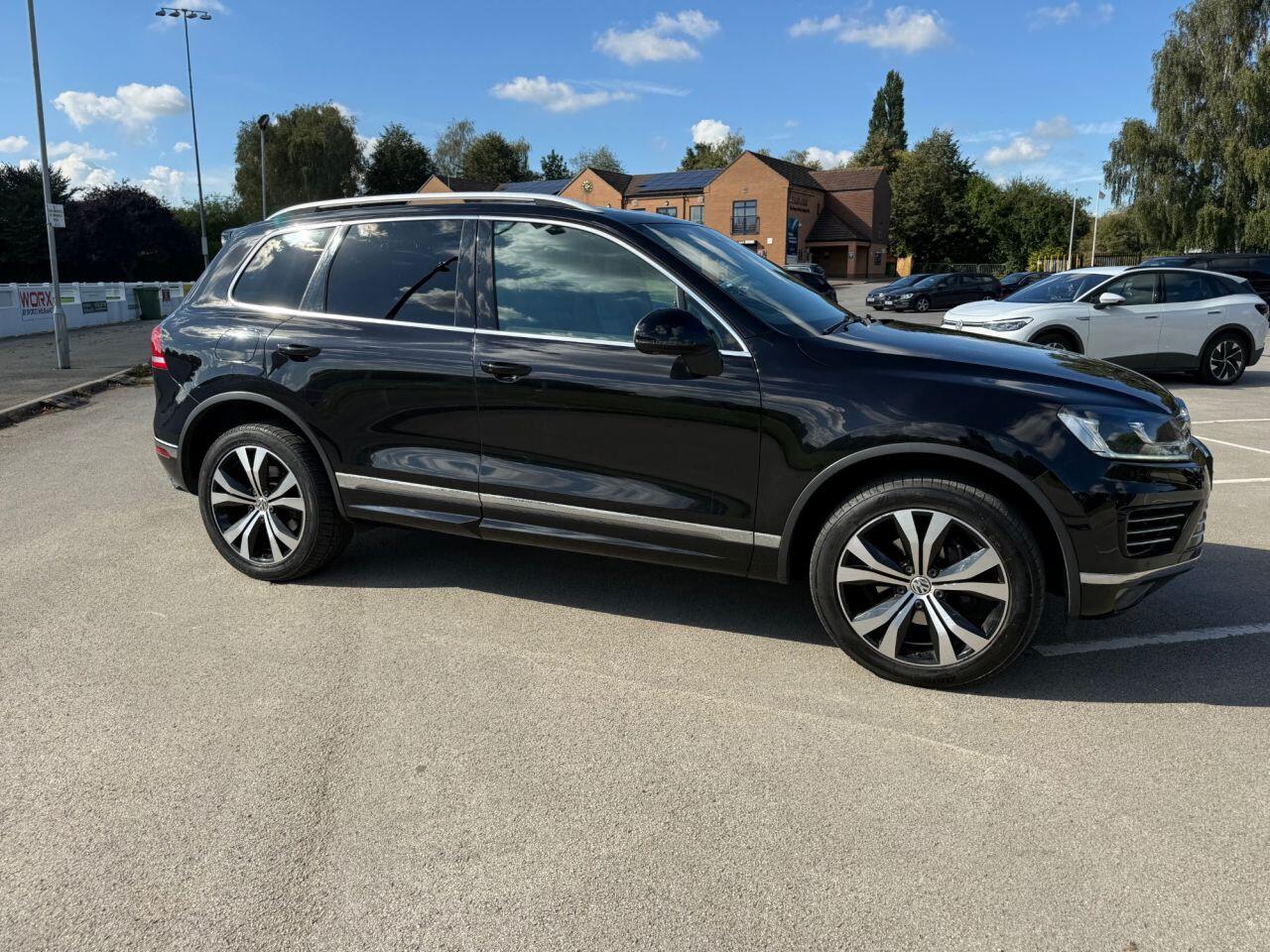 Volkswagen Touareg view 55