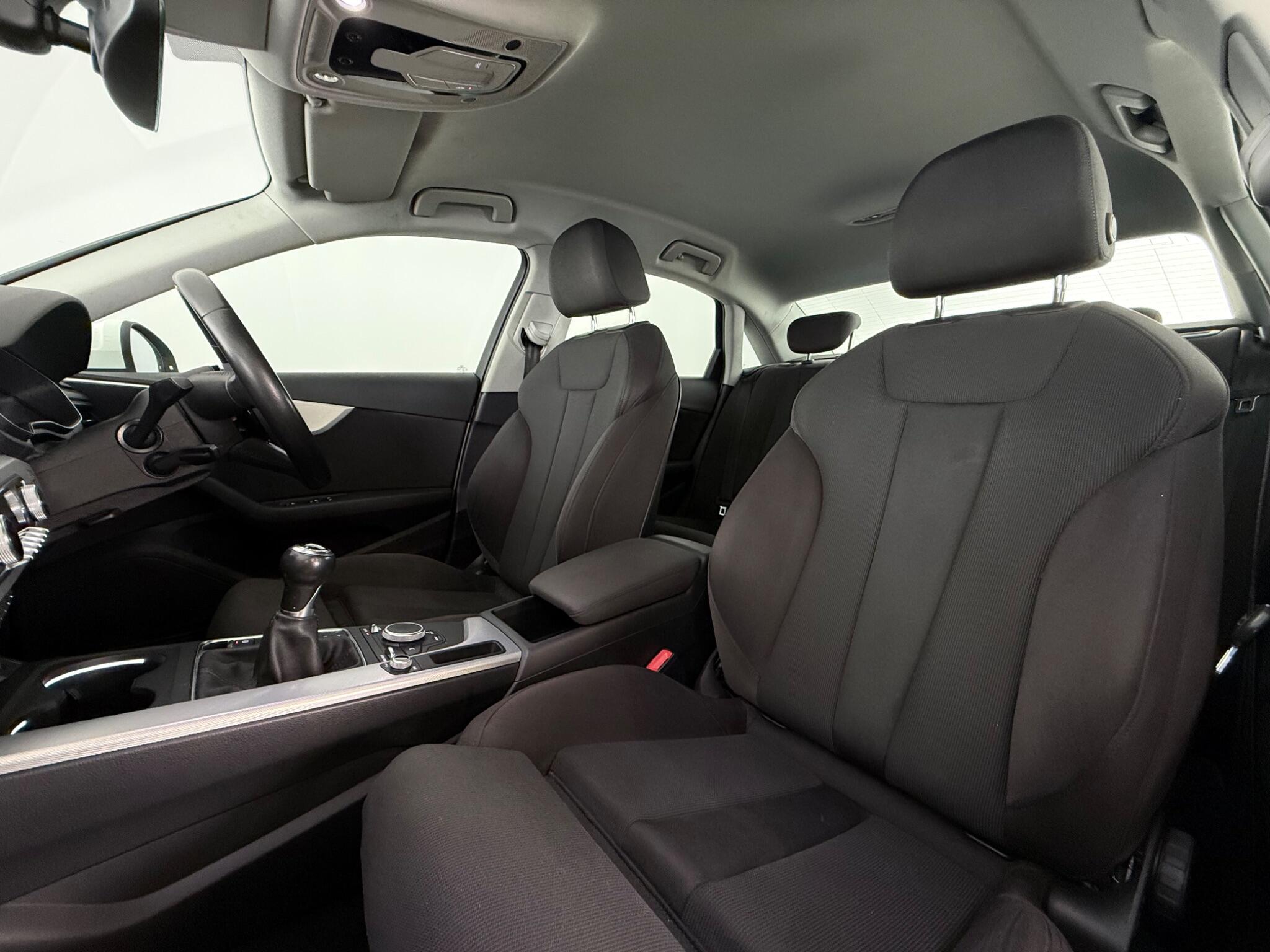 Audi A4 view 26