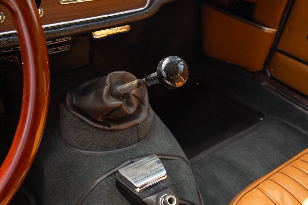 Alfa Romeo Giulia view 52
