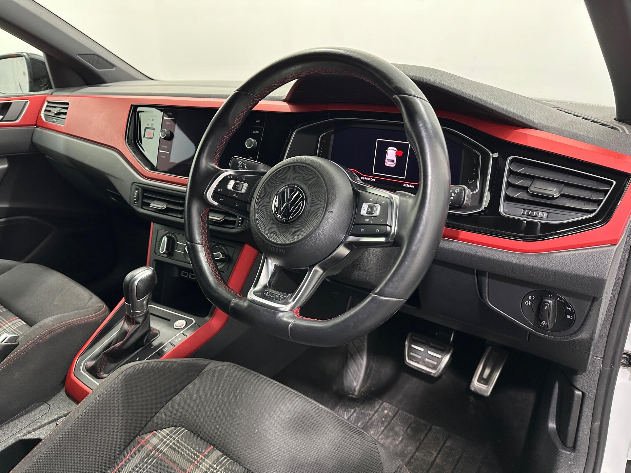 Volkswagen Polo view 11