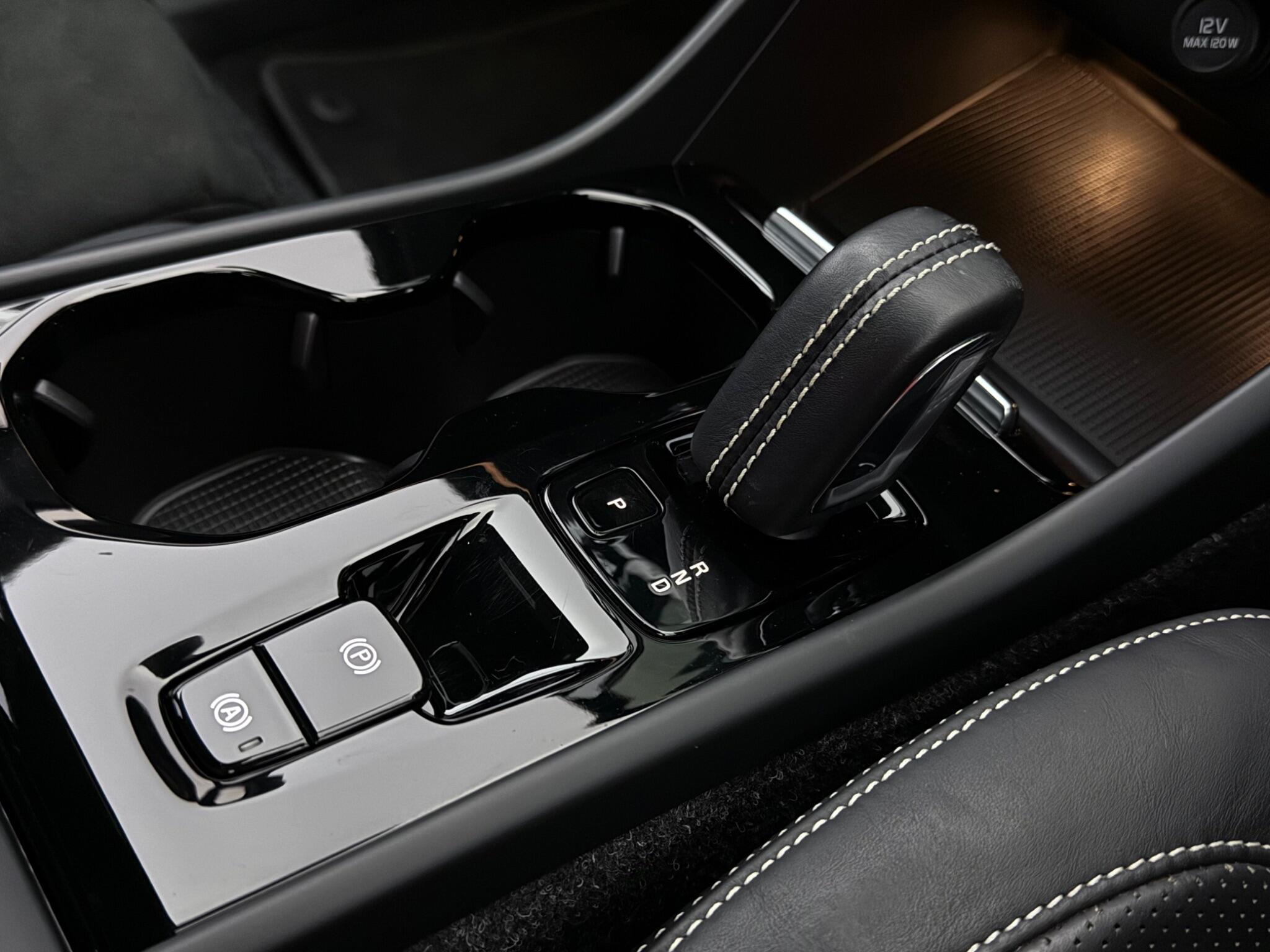 Volvo XC40 view 21