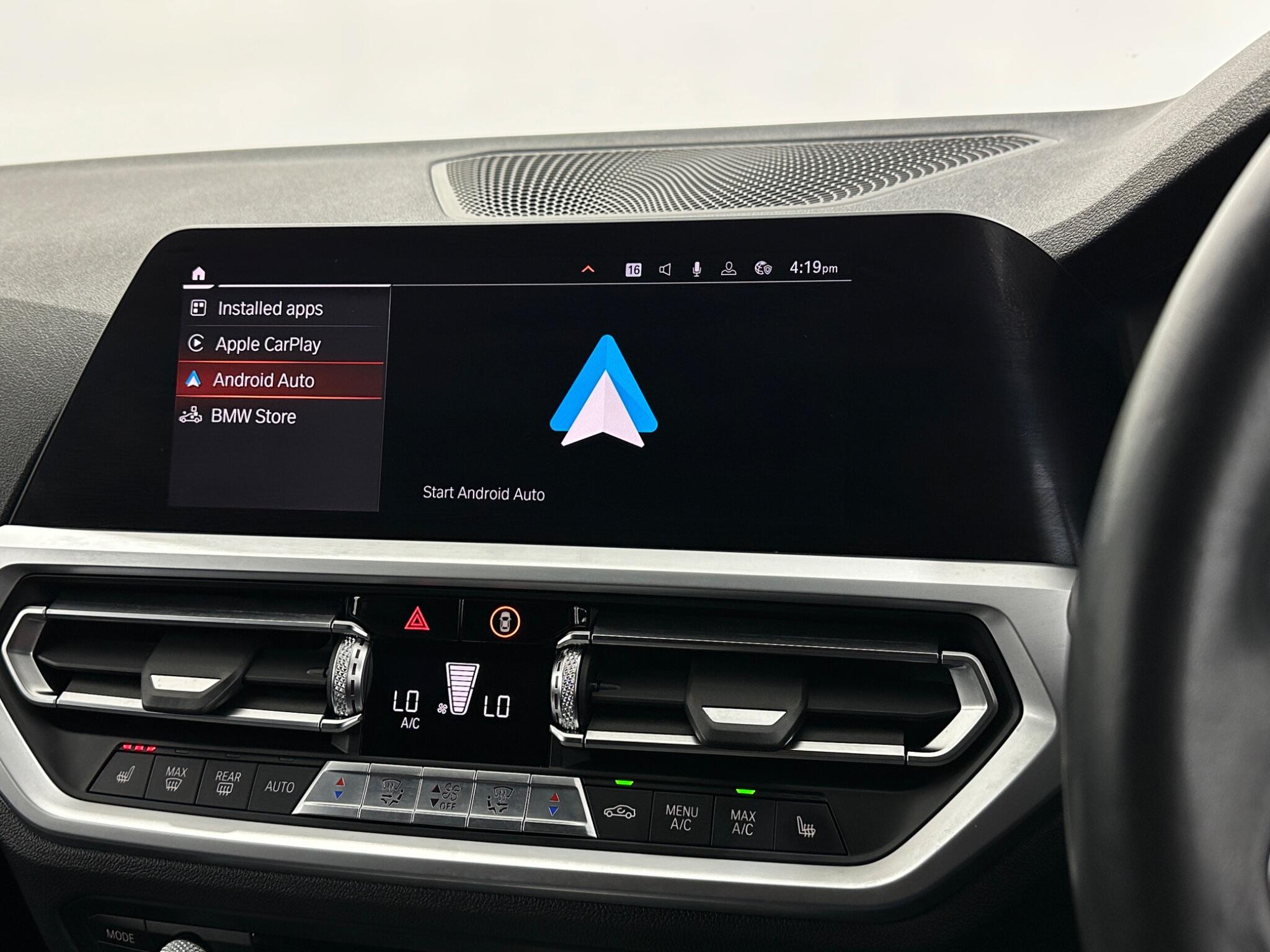 BMW 3 Series view 26