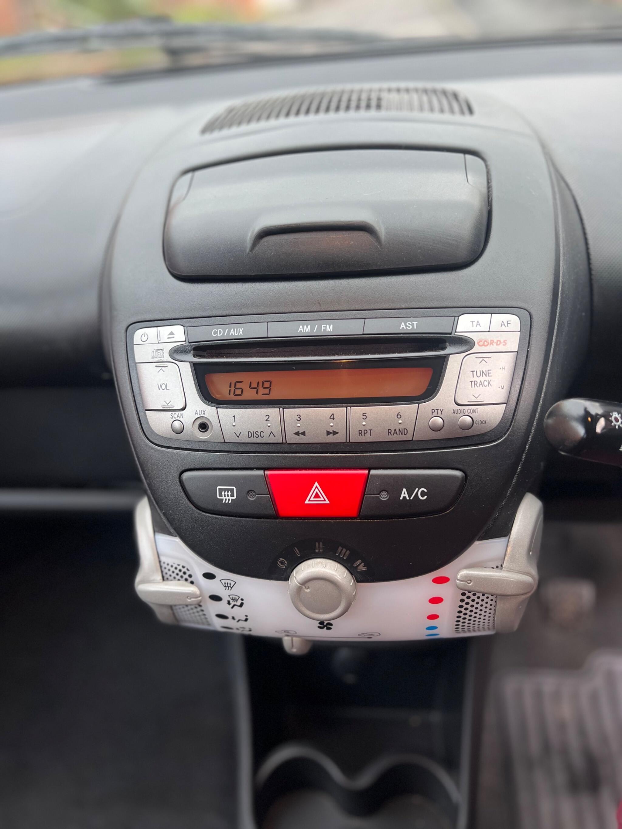 2014 Toyota AYGO image 27